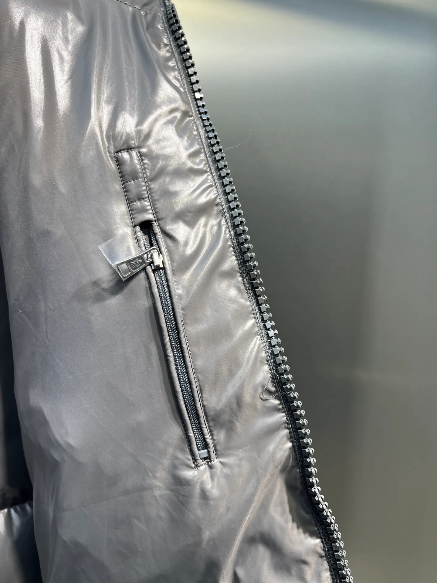 P700 𝗠𝗼𝗻𝗰𝗹𝗲𝗿 𝗠𝗮𝘆𝗮/ Moncler's top-quality Maya down jacket is a super hot style that you can't buy in winter. Eason Chan, Nicholas Tse, and Zhao Lusi have been wearing it one after another. They speak for themselves with their strength, a veteran-level style. This series is known for its fluffy bread style and glossy effect. It is the most popular series in the classic main line of the M family. Buying at the counter and from the official website is basically a matter of rush! Promise me to buy it soon! Just needed series! ! Don’t wait until winter when it’s hard to get one size: 123456