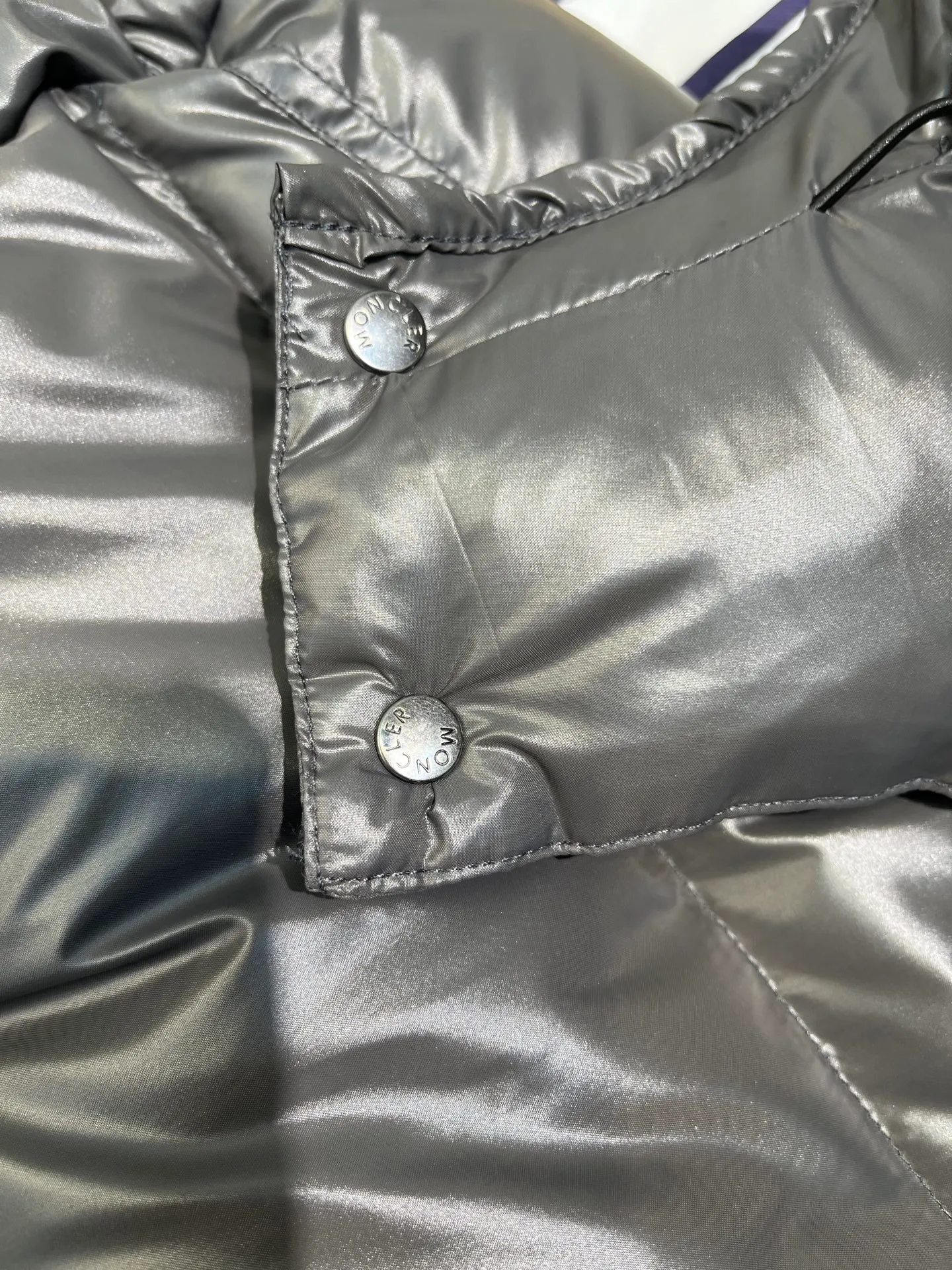 P700 𝗠𝗼𝗻𝗰𝗹𝗲𝗿 𝗠𝗮𝘆𝗮/ Moncler's top-quality Maya down jacket is a super hot style that you can't buy in winter. Eason Chan, Nicholas Tse, and Zhao Lusi have been wearing it one after another. They speak for themselves with their strength, a veteran-level style. This series is known for its fluffy bread style and glossy effect. It is the most popular series in the classic main line of the M family. Buying at the counter and from the official website is basically a matter of rush! Promise me to buy it soon! Just needed series! ! Don’t wait until winter when it’s hard to get one size: 123456