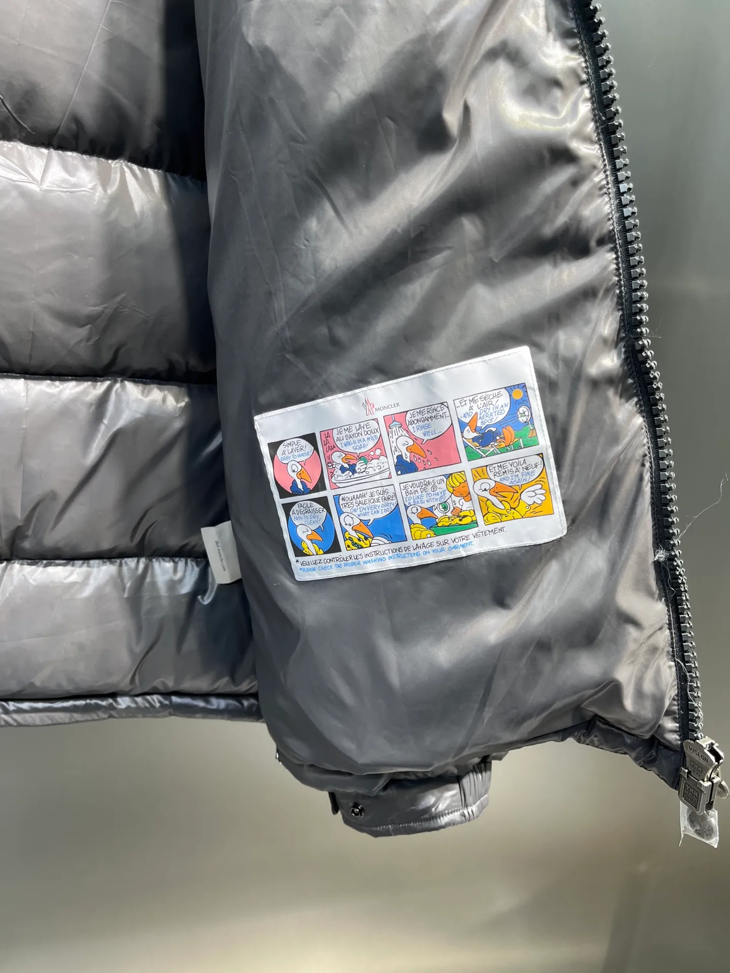 P700 𝗠𝗼𝗻𝗰𝗹𝗲𝗿 𝗠𝗮𝘆𝗮/ Moncler's top-quality Maya down jacket is a super hot style that you can't buy in winter. Eason Chan, Nicholas Tse, and Zhao Lusi have been wearing it one after another. They speak for themselves with their strength, a veteran-level style. This series is known for its fluffy bread style and glossy effect. It is the most popular series in the classic main line of the M family. Buying at the counter and from the official website is basically a matter of rush! Promise me to buy it soon! Just needed series! ! Don’t wait until winter when it’s hard to get one size: 123456