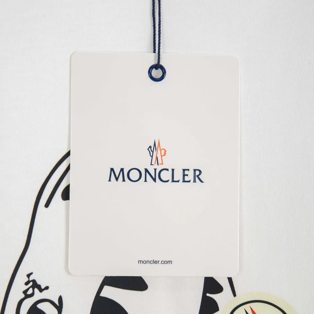 P190 💰 zp version [exclusive supply] MONCLER/muzzled 300g round neck short-sleeved T-shirt brand classic shark🦈 letter LOGO embossed technology official synchronization high version high quality fashionable personality versatile trend pure original quality original fabric hangtag collar label washed wheat three standard complete color: black. white. Size: S M L XL XXL No.: WS10024