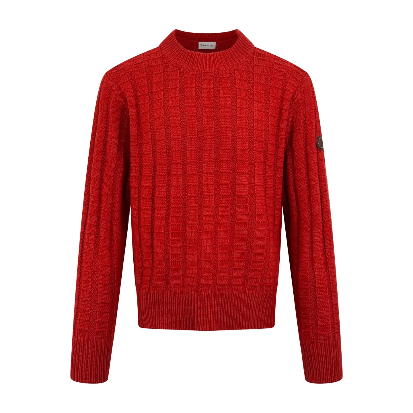 P410 Moncler logo embossed knitted crew neck sweater (red). Original purchase of 7,500. The fabric is made of custom-woven carved wool texture. It is soft and delicate, comfortable and close to the skin. It uses high-saturation red as the base color to cut through the dullness of winter. Let every inch of the fabric become an annotation of power aesthetics. Using three-dimensional texture as the brushstrokes, the entire embossed knitting reconstructs the dimension of knitted aesthetics. It creates a light and dark gradient texture halo as the human body moves. Iconic Moncler The logo embroidered logo decorates the sleeves and is highly recognizable. The power aesthetic is hidden in the contrast between hardness and softness. The ultimate expression of elegance. No need to deliberately create its own style. The whole piece is embossed vertical grain knitting. Through specific stitching and fabric tissue changes, by changing the arrangement of stitches and the density of the fabric, the vertical grains present a relief effect that is raised on the surface of the sweater. Forming undulating changes in the vertical grains and a curved thread structure. By changing the stitching and yarn arrangement during the knitting process. The yarn is distributed in a curved shape in the fabric, and the garment washing water is softened and deodorized using professional washing equipment and specific detergents to deeply clean and deodorize the clothes to improve the feel and appearance of the clothes. Size:S-M-L-XL