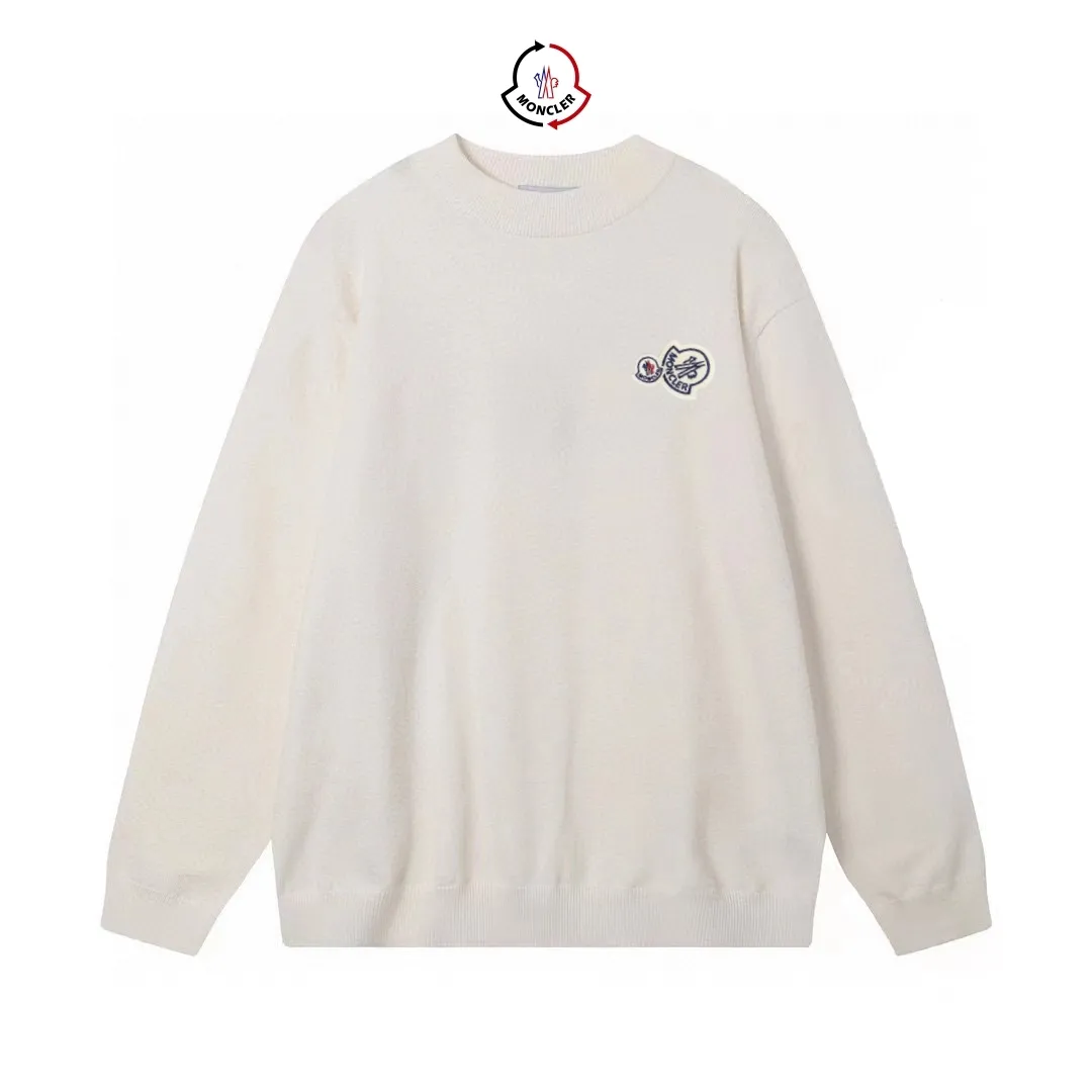 P210 Moncler/Mongolian 3-label complete, half-turtleneck sweater, fine wool blended sweater, high-end customized collection for men and women, part of the brand's high-end main line, patented top-grade yarn blending, using innovation to interpret conventional styles. The configuration of the fabric is subversive. The details are remarkable, and the price-performance ratio is very high. Meri wool yarn is of excellent quality. It feels super soft, delicate, soft, non-pilling and does not deform. The upper body is extremely skin-friendly and comfortable. Can be worn on its own with a jacket or on its own. Size: M L XL 2XL 3XL