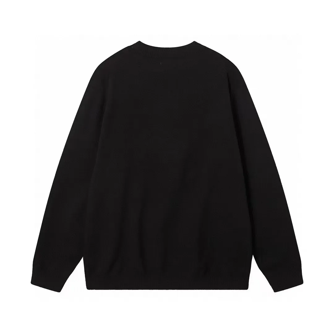 P210 Moncler/Mongolian 3-label complete, half-turtleneck sweater, fine wool blended sweater, high-end customized collection for men and women, part of the brand's high-end main line, patented top-grade yarn blending, using innovation to interpret conventional styles. The configuration of the fabric is subversive. The details are remarkable, and the price-performance ratio is very high. Meri wool yarn is of excellent quality. It feels super soft, delicate, soft, non-pilling and does not deform. The upper body is extremely skin-friendly and comfortable. Can be worn on its own with a jacket or on its own. Size: M L XL 2XL 3XL