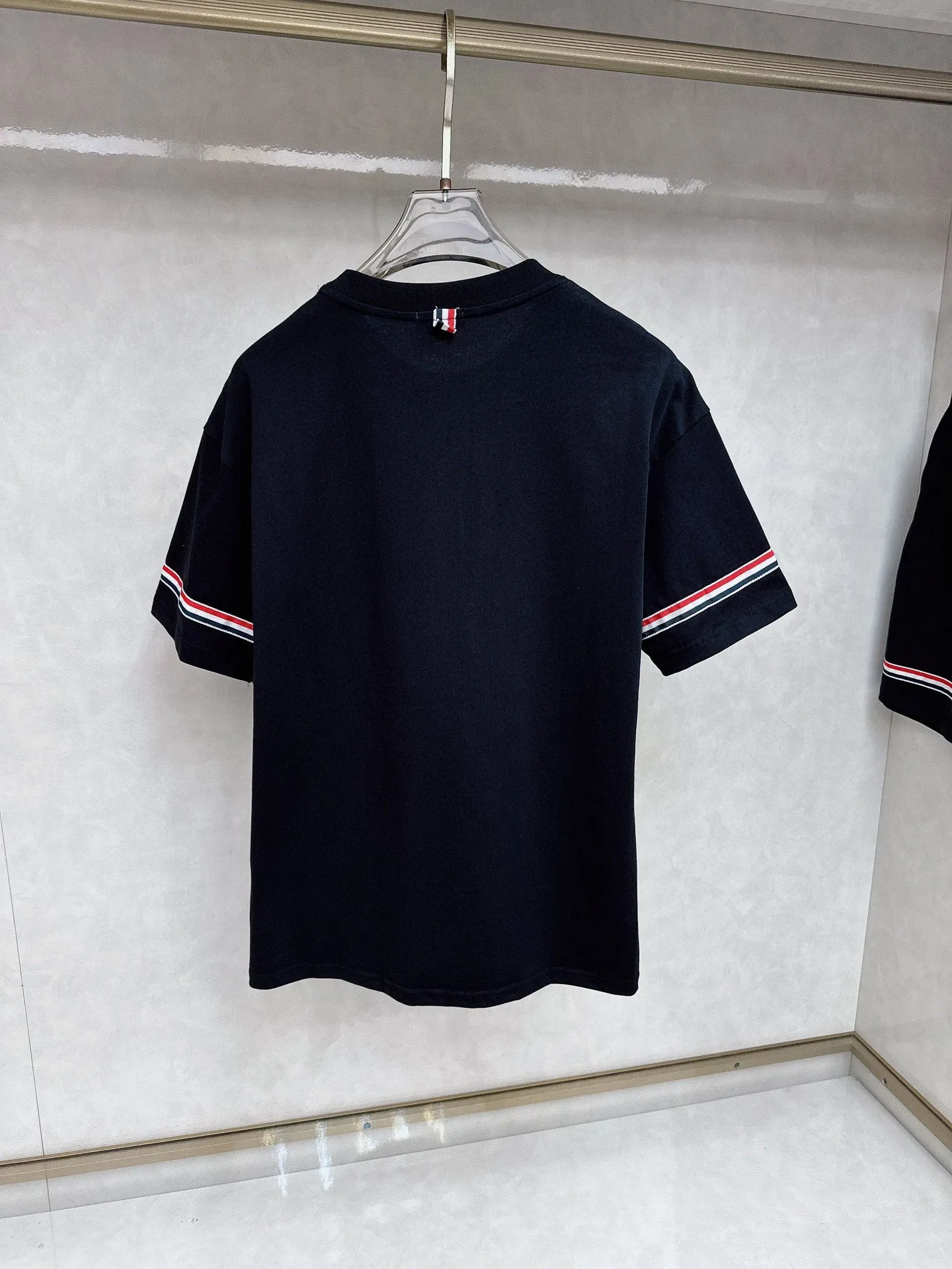 P560 Brand [MONCLER Mouth Covered] 2025 round neck short-sleeved shorts suit. The pure cotton fabric upper body will not be stuffy, the smooth and comfortable skin-friendly effect is more breathable, the fabric has its own texture, classic logo technology, a new interpretation from a unique angle, the first choice for fashion and versatility! Size: M-3XL (maximum wear: 190 pounds)