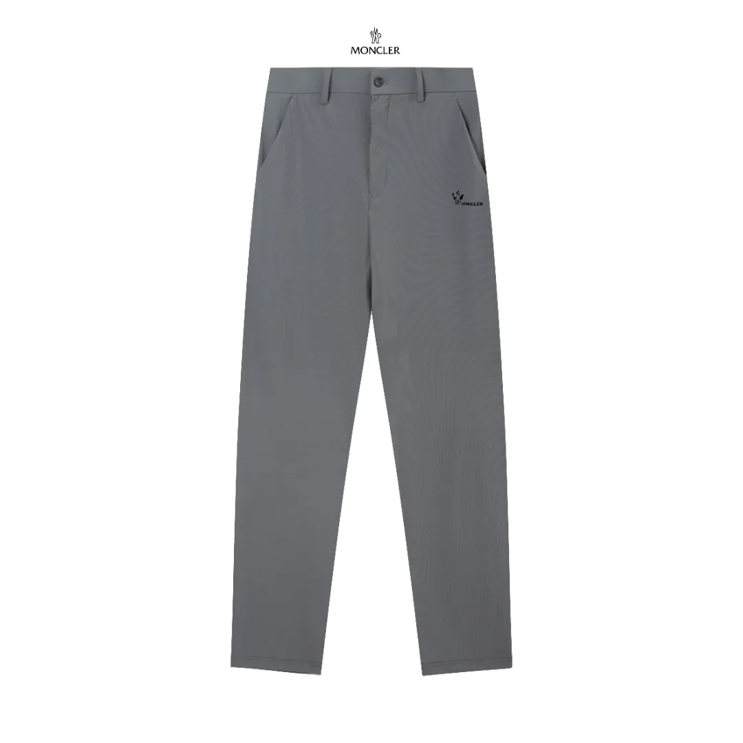 P250 Moncler spring and summer new model, two-color high-quality thin business casual fashionable ice silk trousers. Smooth, comfortable, anti-wrinkle and traceless good trousers. 🗯Soft texture, slightly elastic to the touch, cool ice silk trousers. Waist elastic band, fashionable version design. 🗯 Neat and neat line routing, suitable for both business and leisure! It can be easily controlled by all body types. Two classic colors are available. 🗯New summer product. Versatile and easy to match. The upper body is very simple, handsome and stylish. Both men and women can easily control it. Color: Black Gray Size: M-XXXL