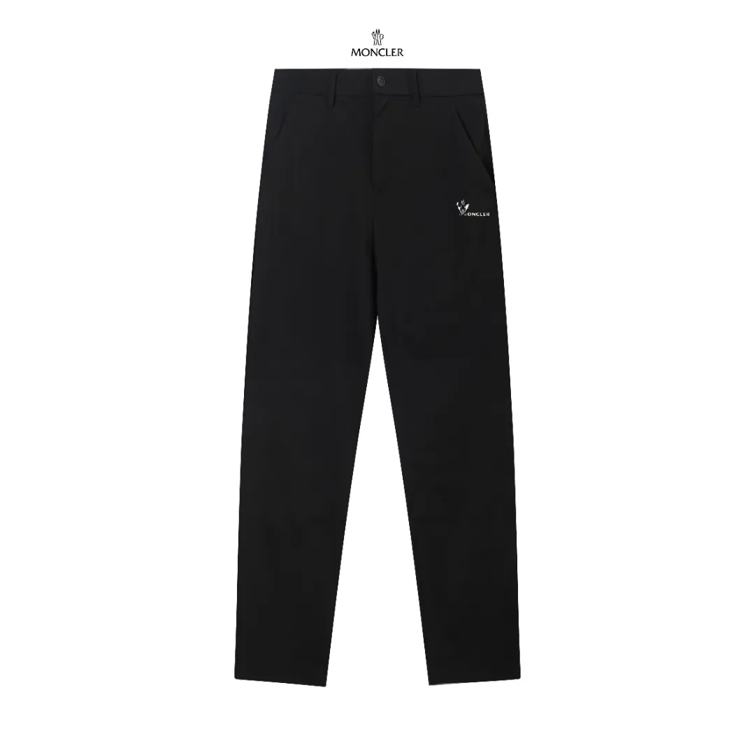 P250 Moncler spring and summer new model, two-color high-quality thin business casual fashionable ice silk trousers. Smooth, comfortable, anti-wrinkle and traceless good trousers. 🗯Soft texture, slightly elastic to the touch, cool ice silk trousers. Waist elastic band, fashionable version design. 🗯 Neat and neat line routing, suitable for both business and leisure! It can be easily controlled by all body types. Two classic colors are available. 🗯New summer product. Versatile and easy to match. The upper body is very simple, handsome and stylish. Both men and women can easily control it. Color: Black Gray Size: M-XXXL