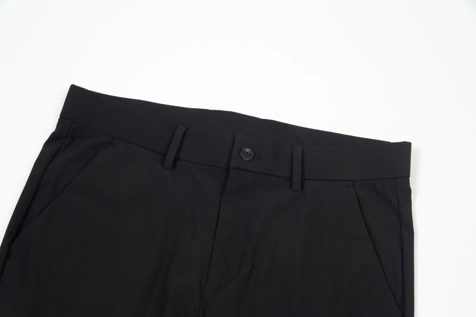 P250 Moncler spring and summer new model, two-color high-quality thin business casual fashionable ice silk trousers. Smooth, comfortable, anti-wrinkle and traceless good trousers. 🗯Soft texture, slightly elastic to the touch, cool ice silk trousers. Waist elastic band, fashionable version design. 🗯 Neat and neat line routing, suitable for both business and leisure! It can be easily controlled by all body types. Two classic colors are available. 🗯New summer product. Versatile and easy to match. The upper body is very simple, handsome and stylish. Both men and women can easily control it. Color: Black Gray Size: M-XXXL