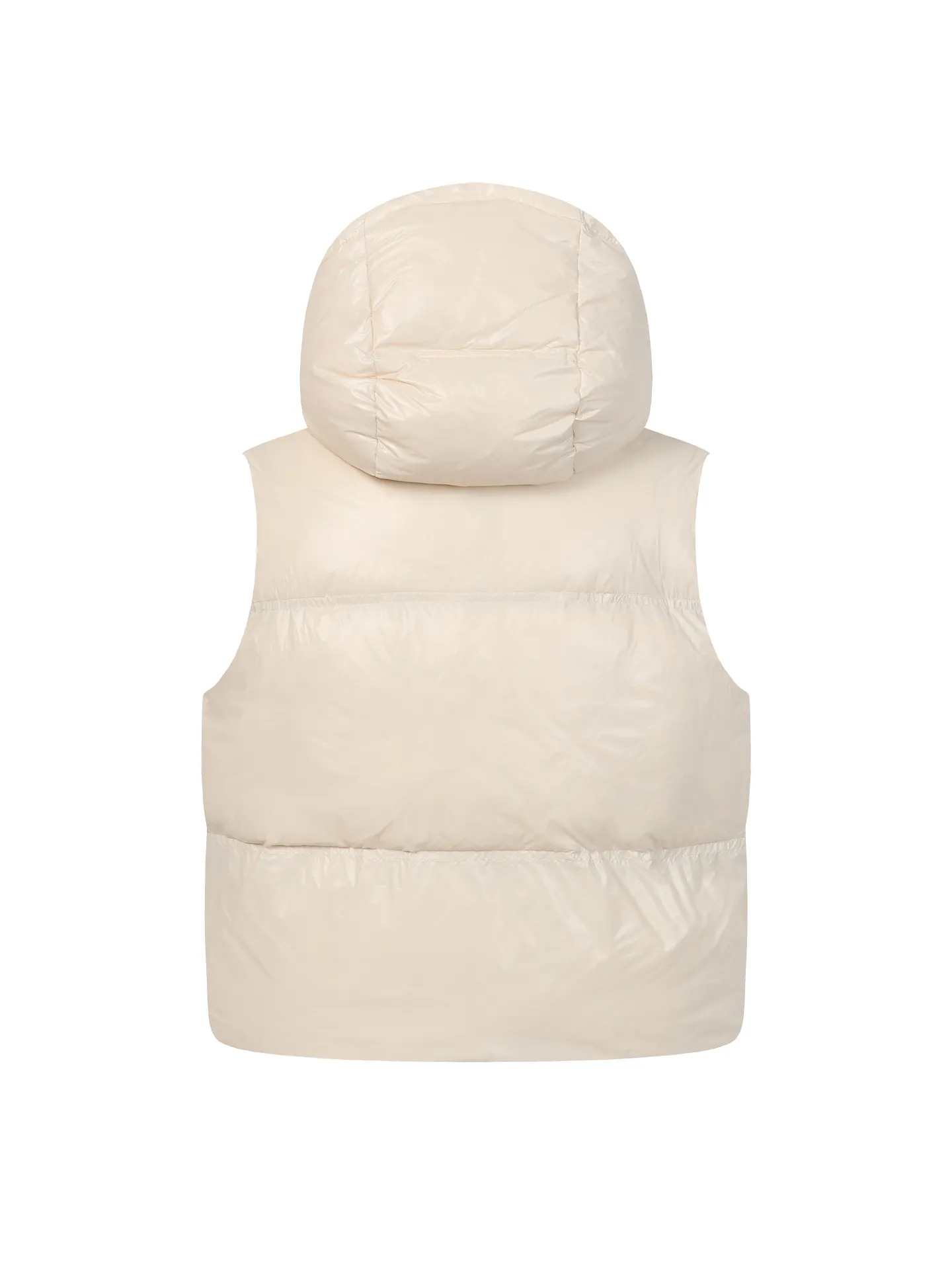P740 Women's Style] Moncler/Mask Women's Hooded Down Vest Fabric selection: Made of super laque (super lacquered fabric), a material that achieves a high-gloss effect through a special process. Its core lies in surface coating technology rather than nylon made of natural fiber itself. It has a certain hardness, high gloss, and waterproof properties.  Lining fabric selection: Nylon lining has smooth surface, good softness, lighter weight, and has certain strength and wear resistance.  High-quality filling: Made of national standard 90 white duck down, with a filling capacity of 190 grams to ensure excellent warmth retention. The down has been strictly screened and processed and is not easy to drill, ensuring durability.  Accessories: One-to-one customized three-label, One-to-one customized badges, One-to-one customized buttons, SIZE: S/M/L