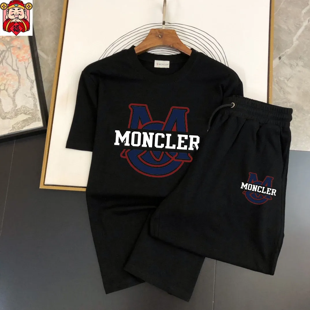 P280 Brand [MONCLER] 2025 new men’s short-sleeved shorts suit! Synchronous sales on the official website! High-end version on the market! It feels delicate and soft! Make you more comfortable to wear! The draped silhouette is awesome! Size: M-5XL (please state your height and weight when placing an order)