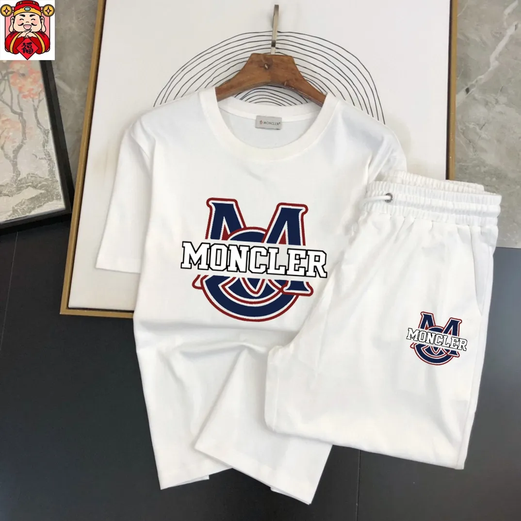 P280 Brand [MONCLER] 2025 new men’s short-sleeved shorts suit! Synchronous sales on the official website! High-end version on the market! It feels delicate and soft! Make you more comfortable to wear! The draped silhouette is awesome! Size: M-5XL (please state your height and weight when placing an order)
