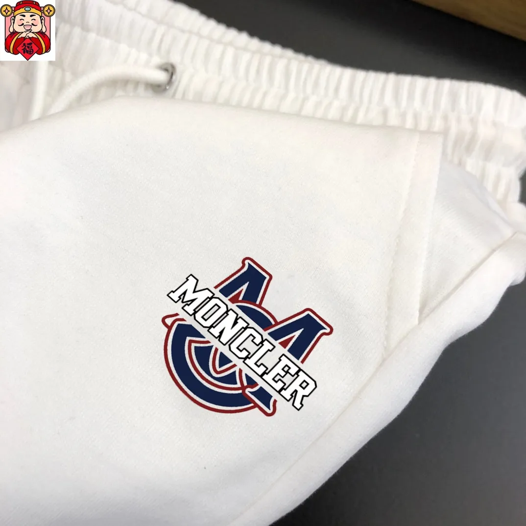 P280 Brand [MONCLER] 2025 new men’s short-sleeved shorts suit! Synchronous sales on the official website! High-end version on the market! It feels delicate and soft! Make you more comfortable to wear! The draped silhouette is awesome! Size: M-5XL (please state your height and weight when placing an order)