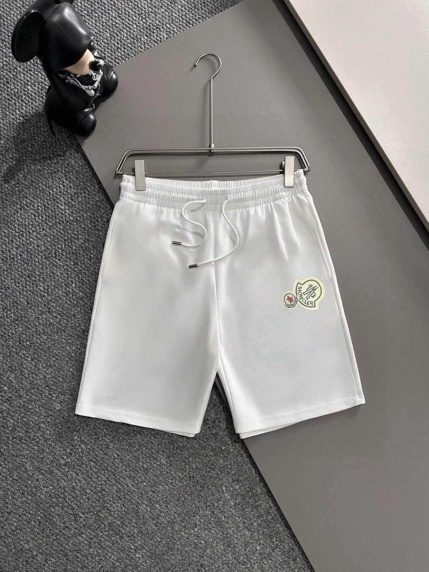 P280 Brand [MONCLER] 2025 new men’s short-sleeved shorts suit! Synchronous sales on the official website! High-end version on the market! It feels delicate and soft! Make you more comfortable to wear! The draped silhouette is awesome! Size: M-5XL (please state your height and weight when placing an order)