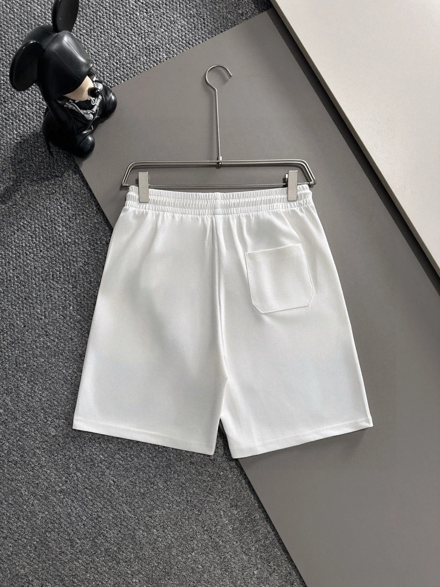 P280 Brand [MONCLER] 2025 new men’s short-sleeved shorts suit! Synchronous sales on the official website! High-end version on the market! It feels delicate and soft! Make you more comfortable to wear! The draped silhouette is awesome! Size: M-5XL (please state your height and weight when placing an order)
