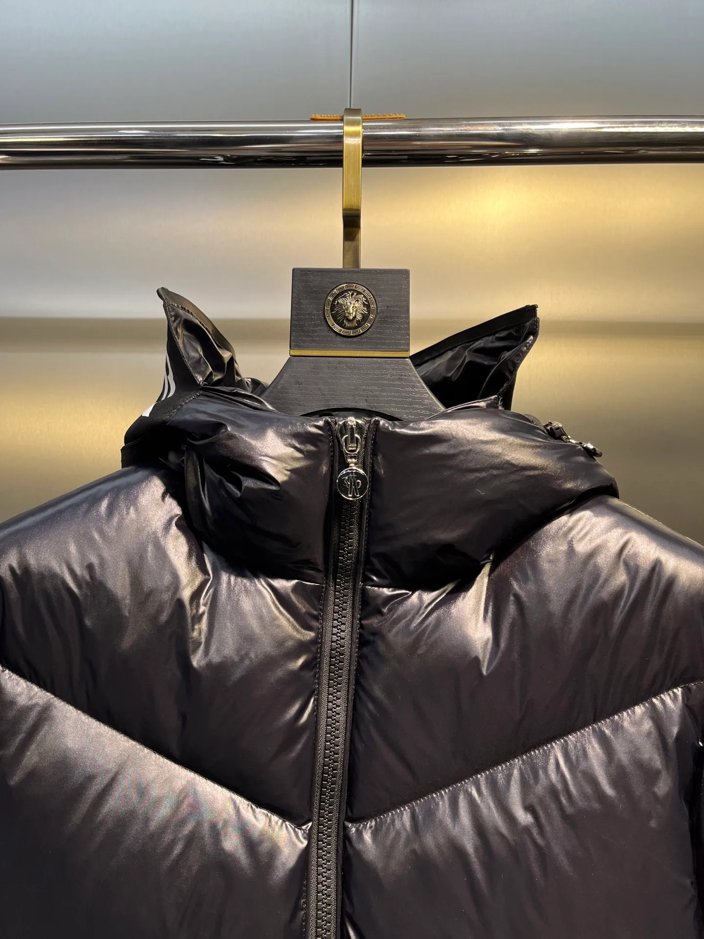 P980 moncler 🌟Abbaye short hat with hidden letters, the essence of Moncl fashion. Low-key and stylish, versatile style, very good upper body effect. This one is enough to keep warm in autumn and winter... Order from trading company High quality Color: black Size: 1234