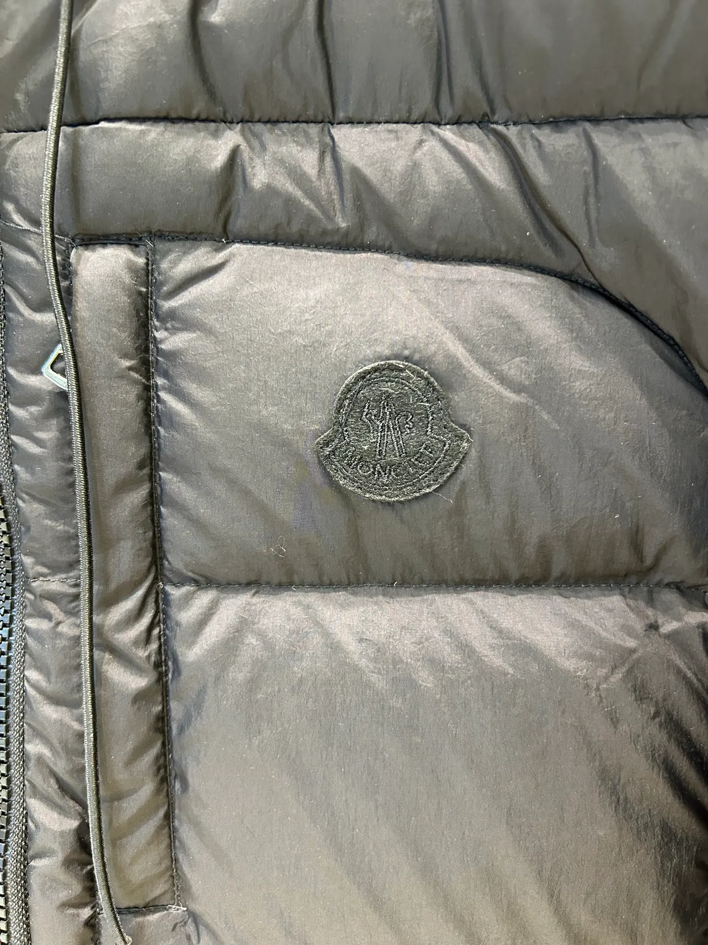 P1000 Moncler 25 spring and summer men's ORFET thin and short hooded lightweight down jacket, loose fit, versatile and easy to match, same style for men and women, original custom-made national standard 90 white duck down filling! Color: black brown Style number: Same style as Wei Daxun Code number: 12345