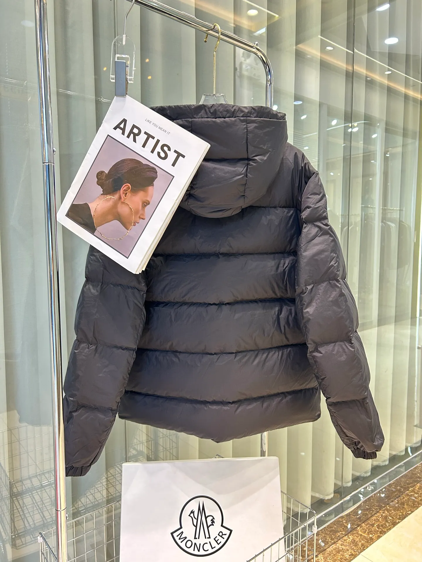 P1000 Moncler 25 spring and summer men's ORFET thin and short hooded lightweight down jacket, loose fit, versatile and easy to match, same style for men and women, original custom-made national standard 90 white duck down filling! Color: black brown Style number: Same style as Wei Daxun Code number: 12345
