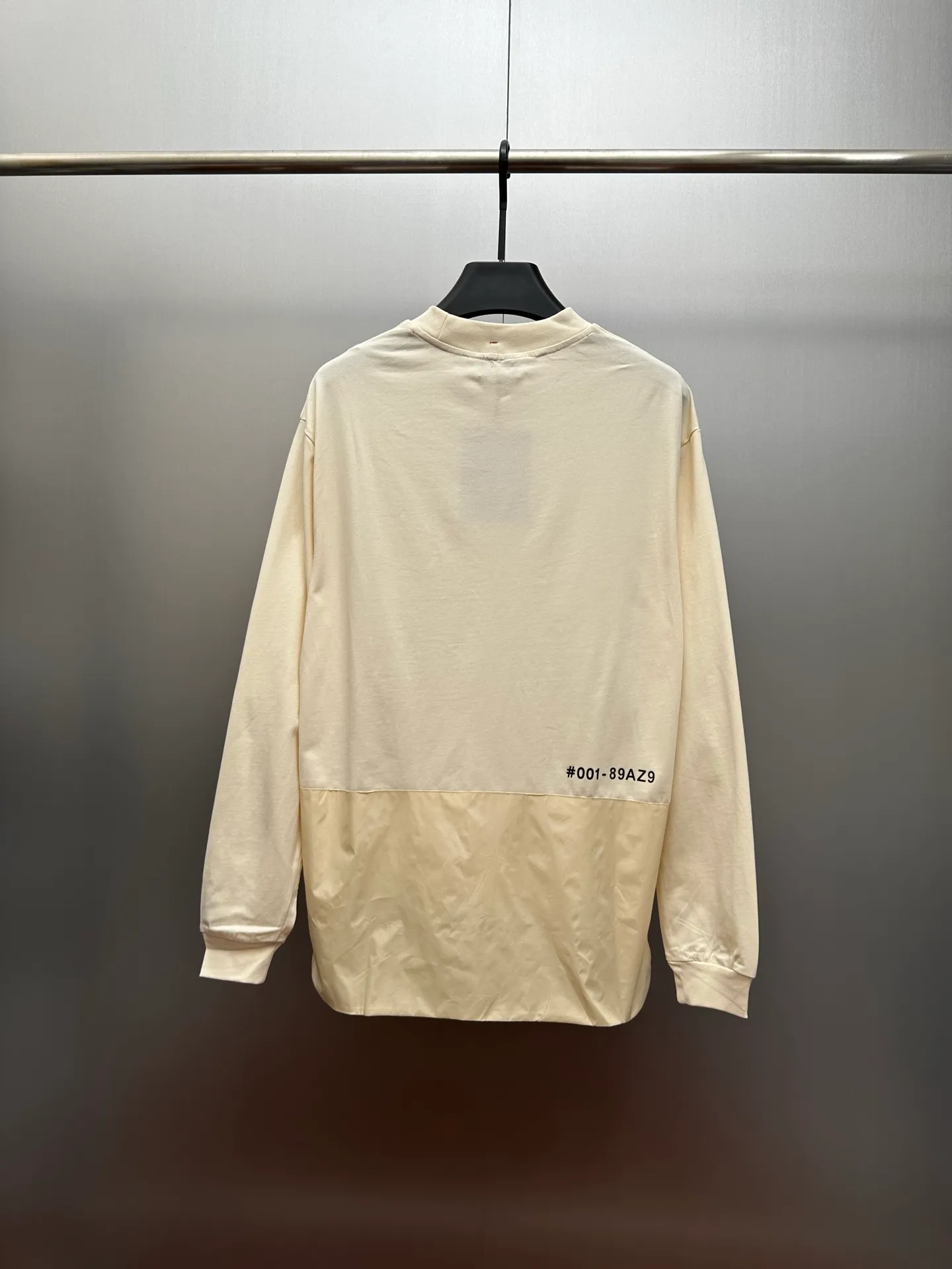 P360 MONCLER round neck logo long-sleeved cotton T-shirt. Authentic 4400 purchased and developed, 230g double-strand combed cotton, 1*1 rib, high temperature heat transfer, fabric splicing, fabric enzyme washing, customized 1:1 webbing, customized 1:1 trademark, loose fit size: S M L XL