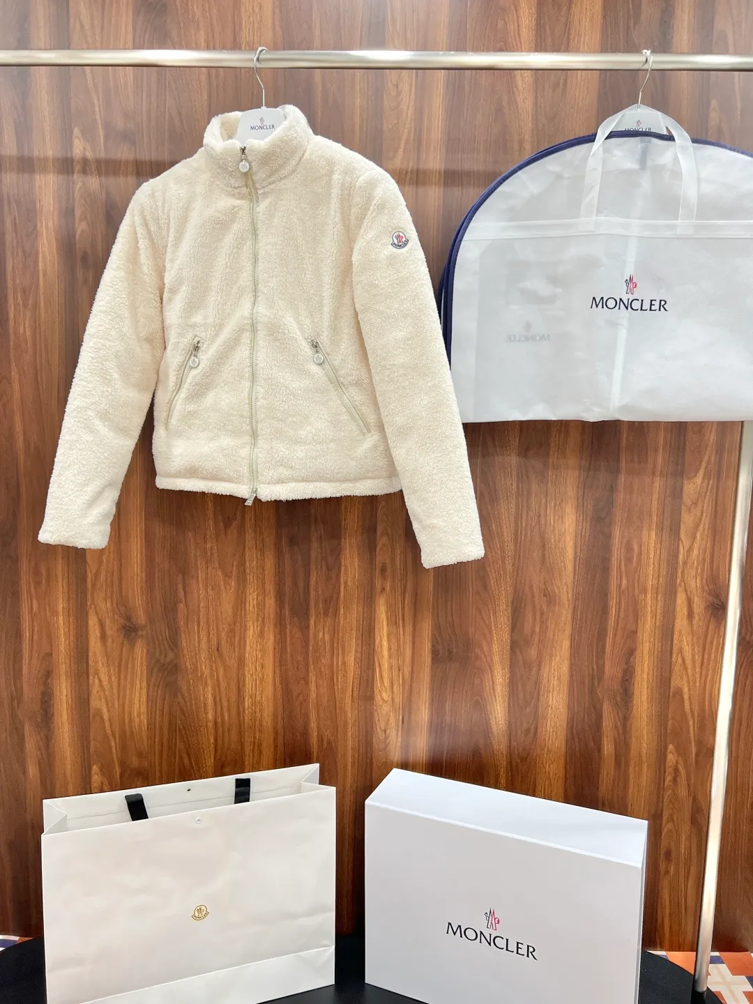 P820 ​​exclusive top version 25ss Moncler Polignac en teddy color pink, gray, off-white code number: 1 2 3 4