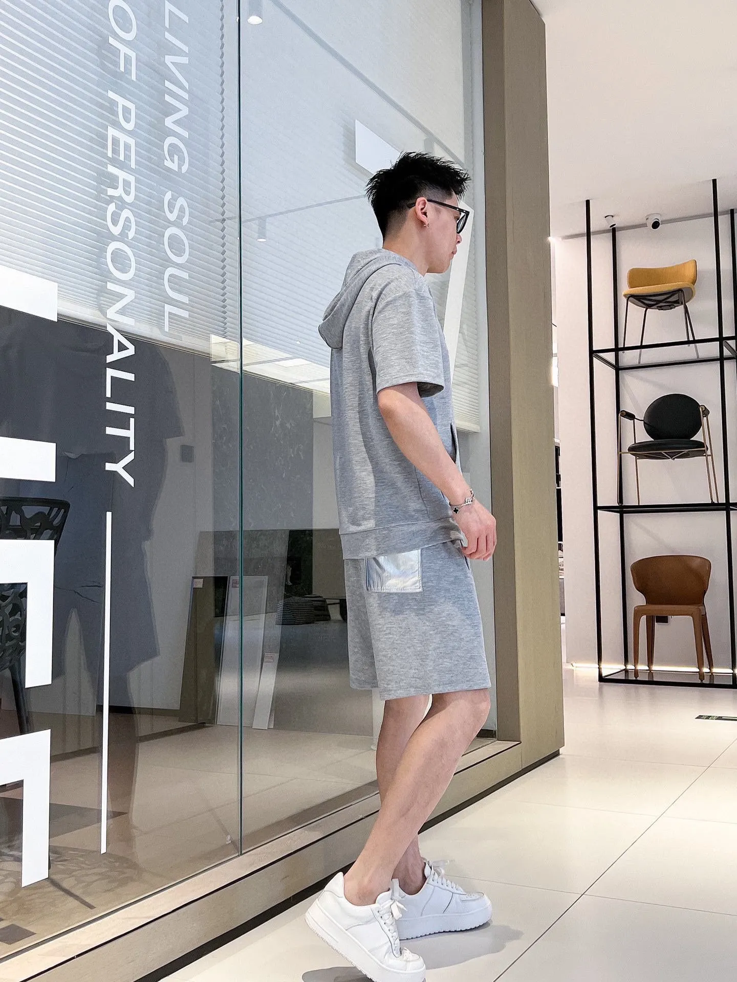P570 Brand [MONCLER Mouth Covered] 2025 round neck short-sleeved shorts suit. The pure cotton fabric upper body will not be stuffy, the smooth and comfortable skin-friendly effect is more breathable, the fabric has its own texture, classic logo technology, a new interpretation from a unique angle, fashionable and versatile choice! Size: M-3XL (maximum wear: 190 pounds)