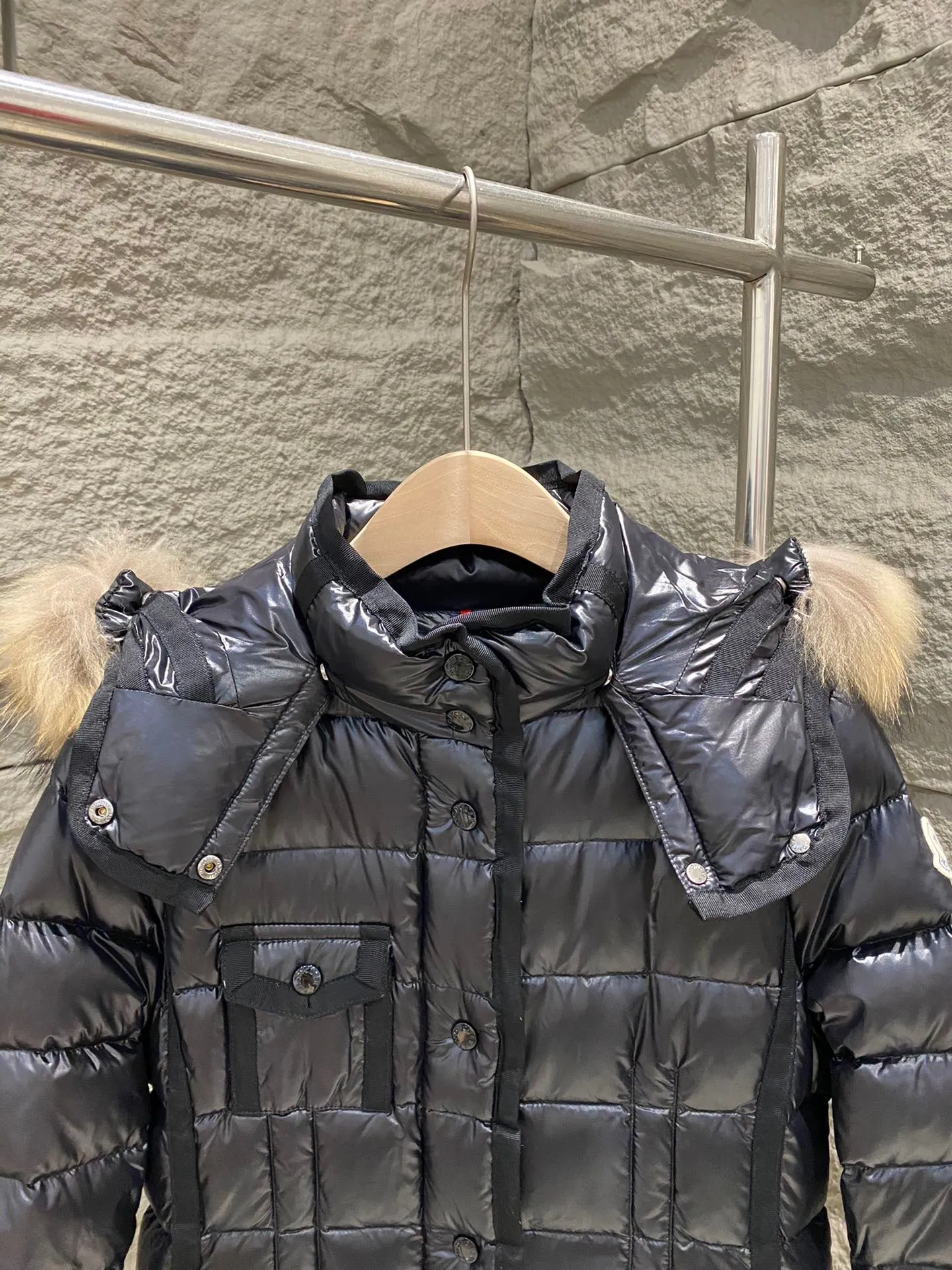 P1300 Moncler Women's Hermifur Hooded Fox Fur Down Jacket Color: Black Size: 1/2/3/4