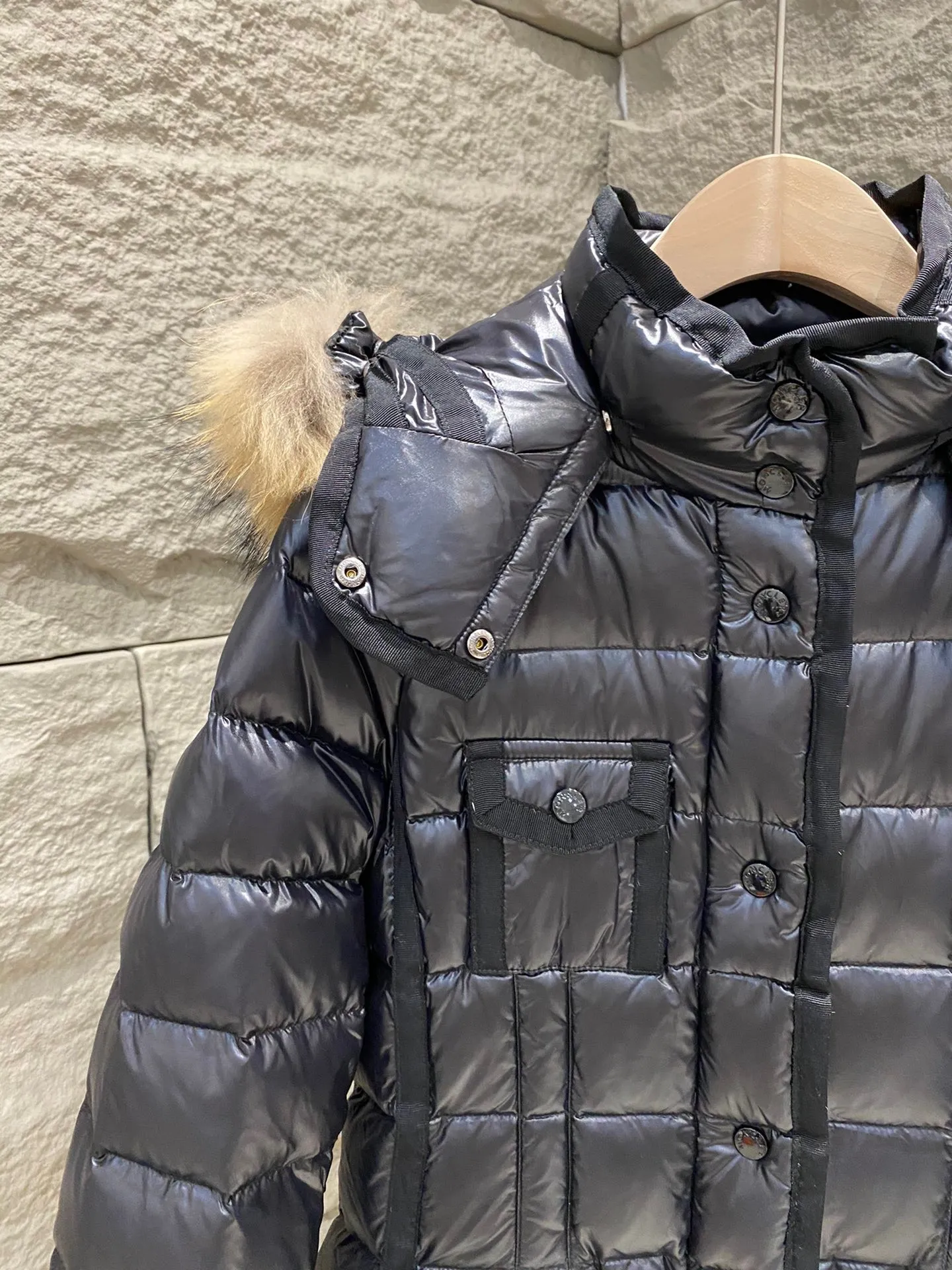 P1300 Moncler Women's Hermifur Hooded Fox Fur Down Jacket Color: Black Size: 1/2/3/4