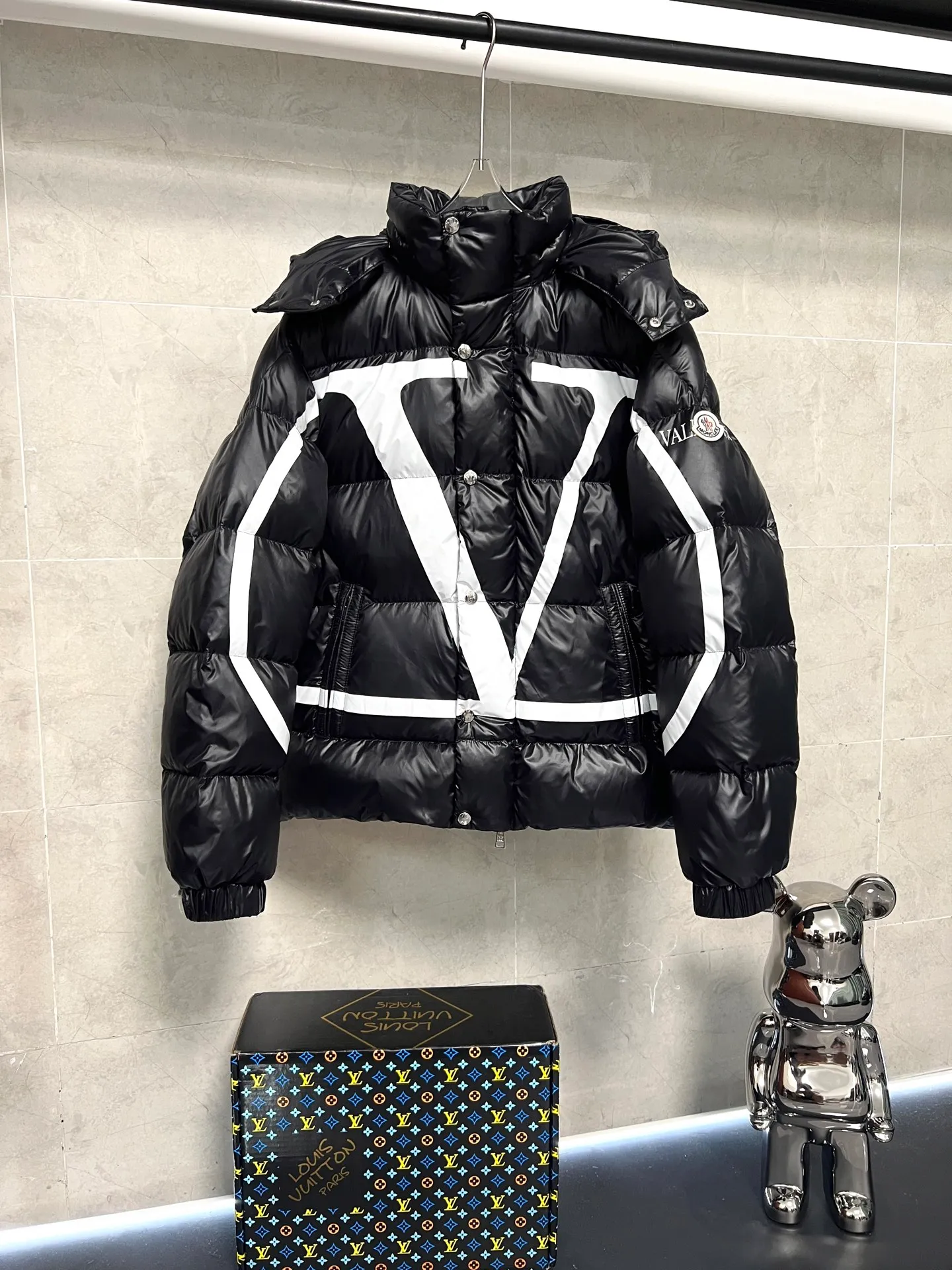 P800 Moncler jointly branded Valentino down jacket Size: 1234
