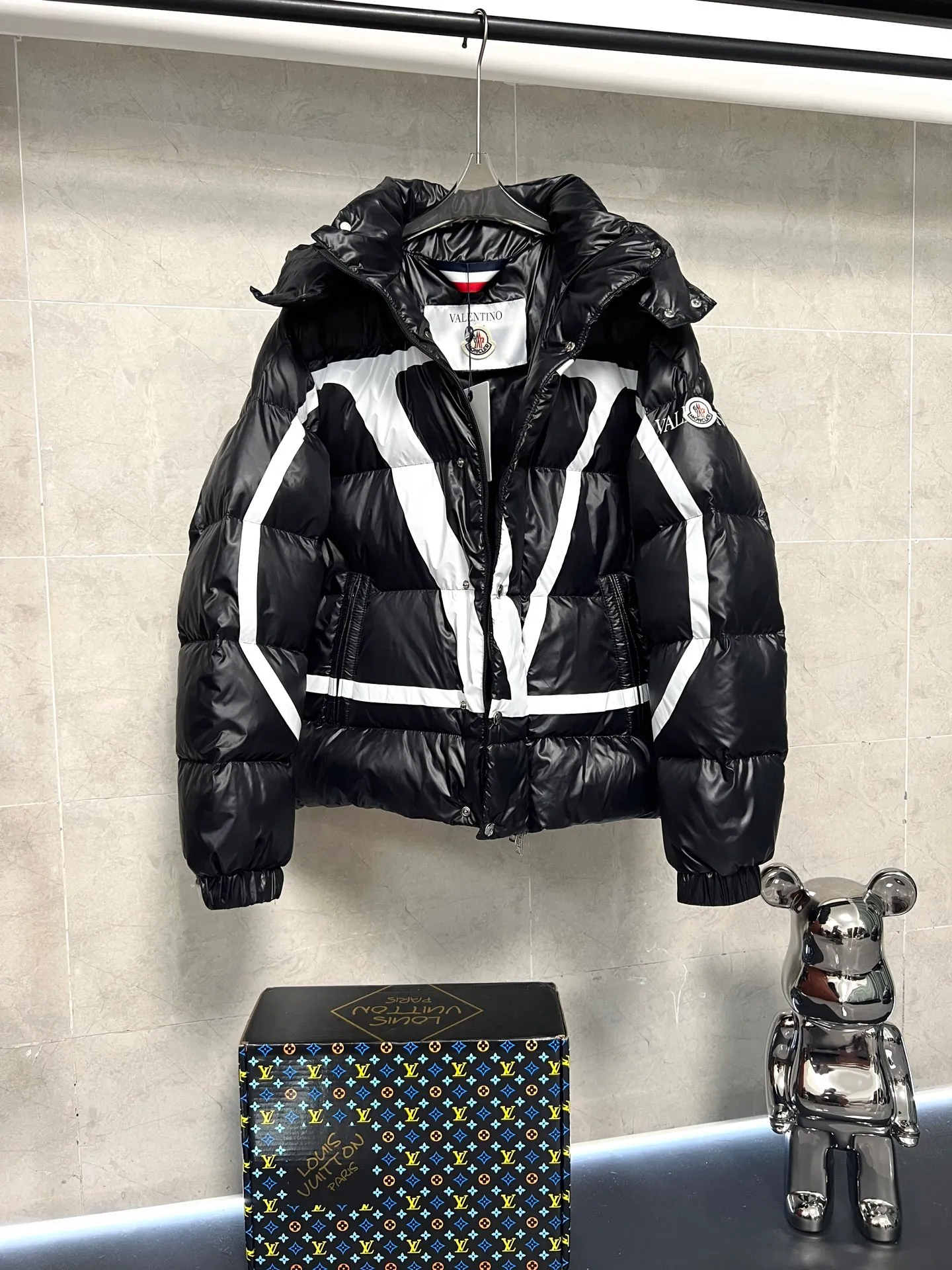 P800 Moncler jointly branded Valentino down jacket Size: 1234