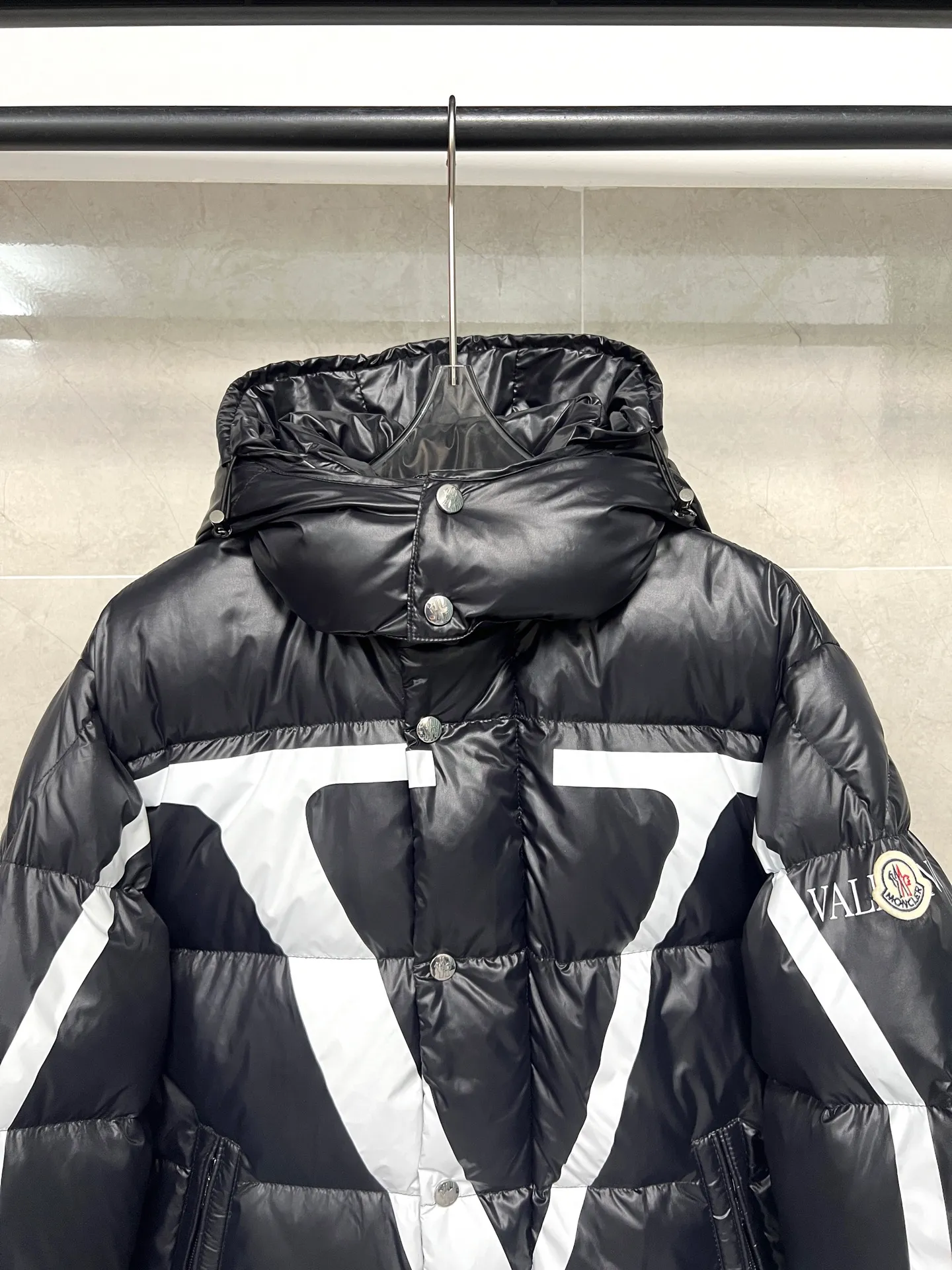 P800 Moncler jointly branded Valentino down jacket Size: 1234