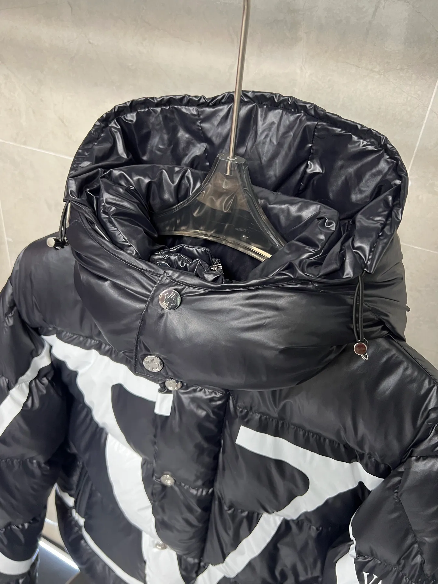 P800 Moncler jointly branded Valentino down jacket Size: 1234