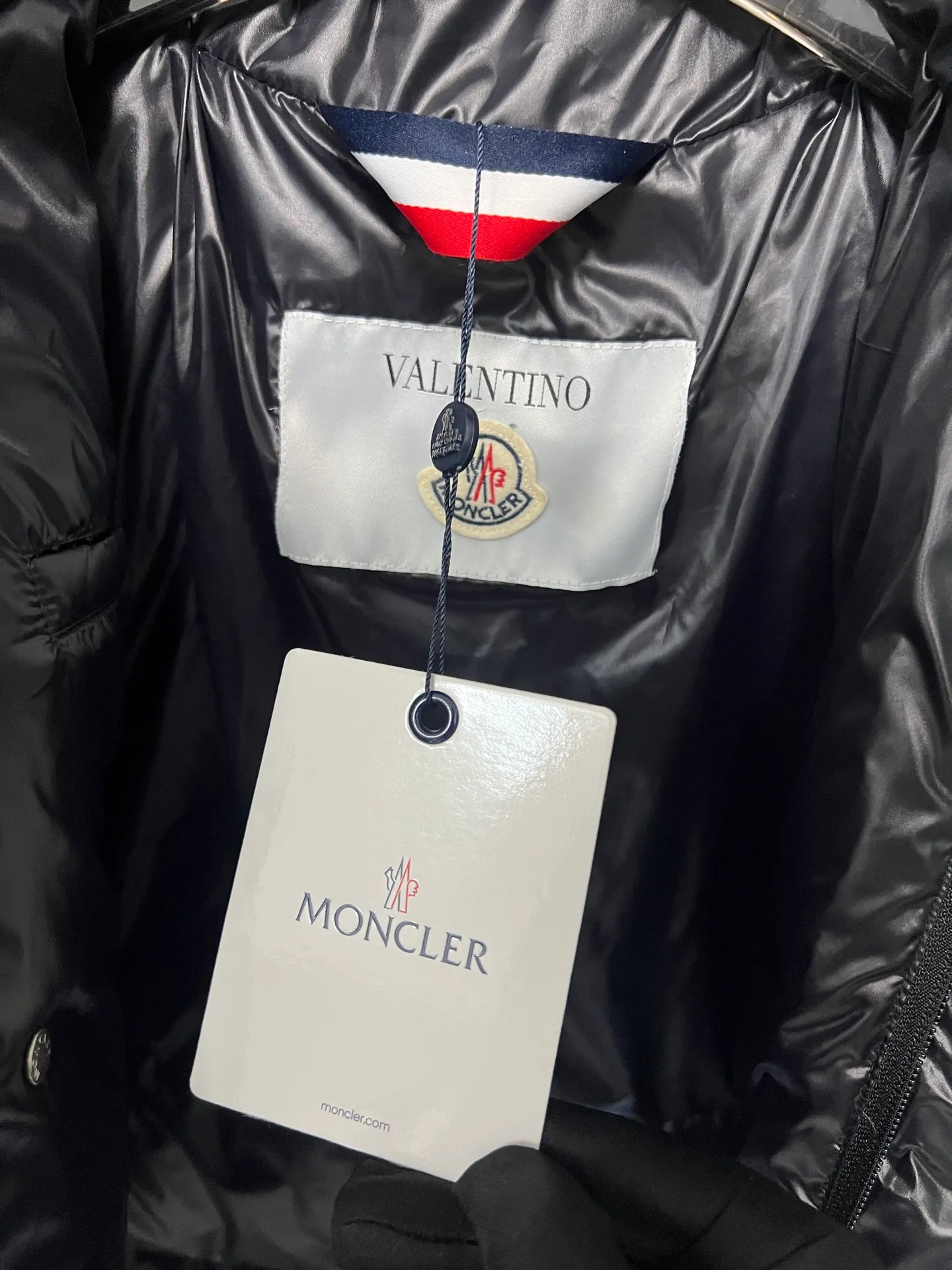 P800 Moncler jointly branded Valentino down jacket Size: 1234