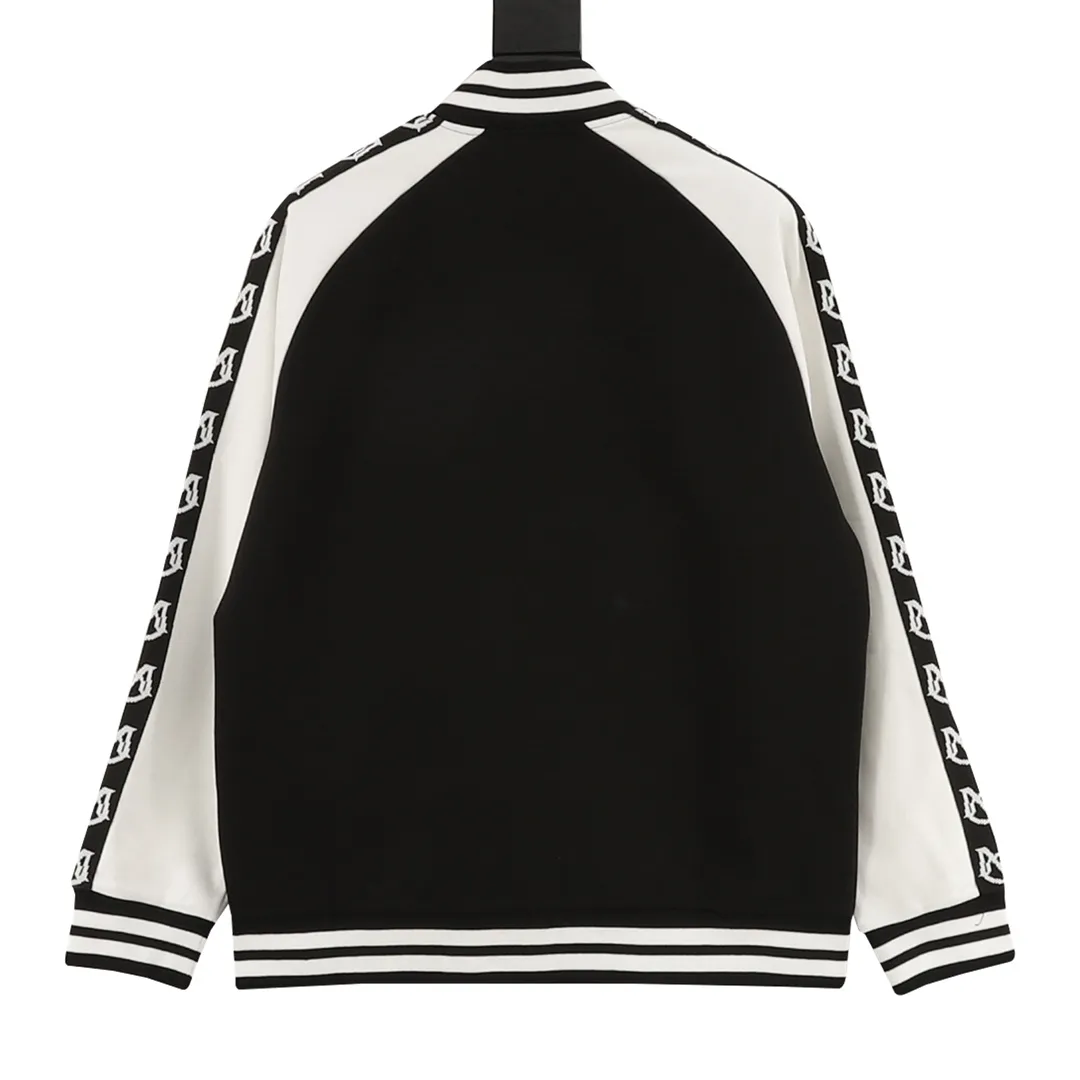 P540 Moncler/Mask 25Fw Colorblock embroidered micro-label logo webbing suit zipper jacket. A jacket with classic design and great appearance. The quality is impeccable. With quality control, you can directly buy high-end products that cannot be faulted! The fabric is made of high-grade cotton terry, with a rich and interesting texture. It is different from traditional sweatshirt and jacket fabrics. This fabric has a good hand feel. The new mask is the same for men and women, and is versatile for couples. Mengkou once again shocked the fashion world with its excellent craftsmanship and unique design, perfectly integrating luxury and fashion! Best paired with matching trousers! Color: Black Size: S-XL