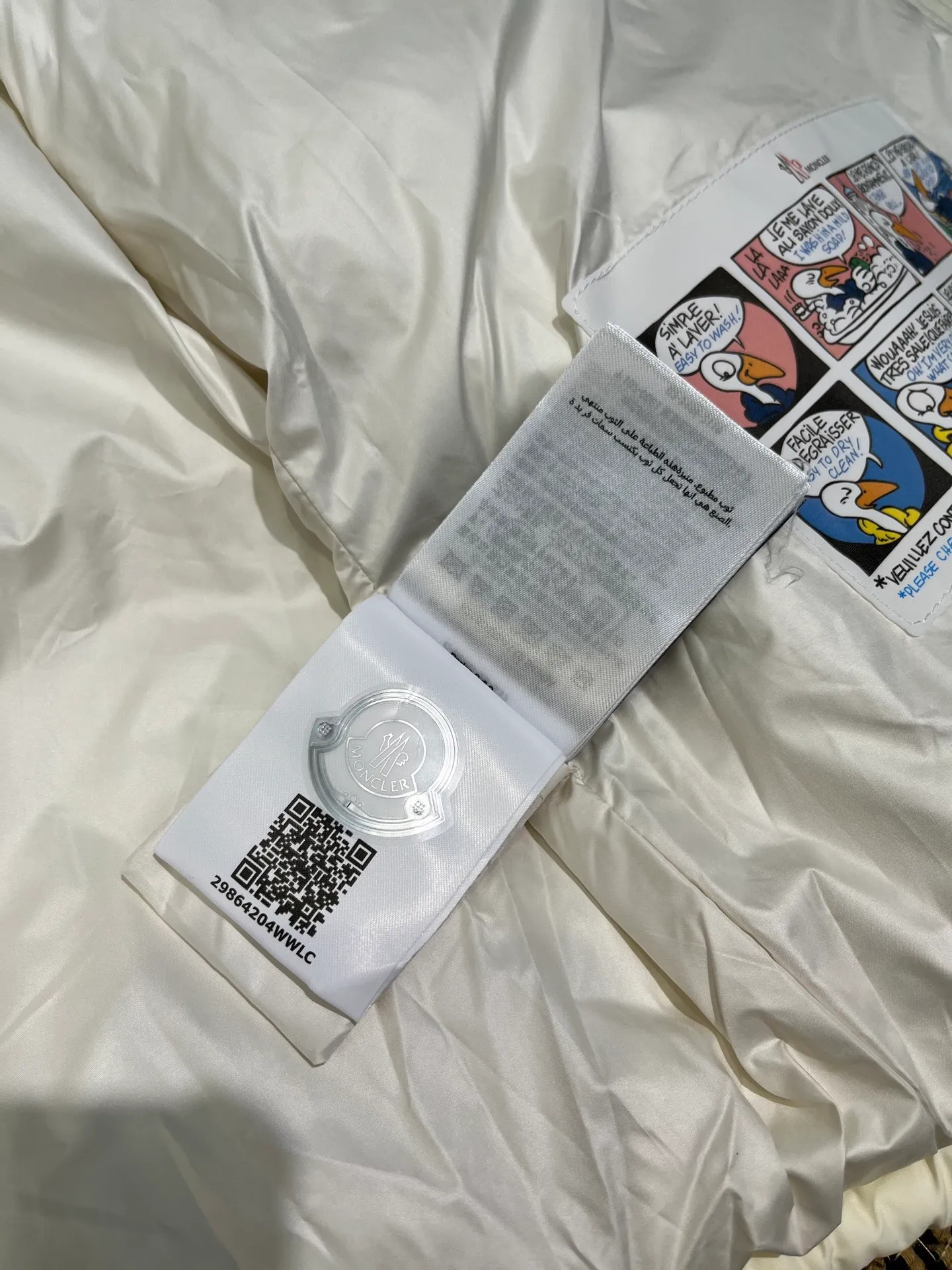 P640 𝐌𝐎𝐍𝐂𝐋𝐄𝐑🌟Mandou The latest furry down vest for autumn and winter🩷Customized imported fabrics with soft, waxy and delicate texture are awesome. The classic bakery style design is so advanced and beautiful~~The eco-friendly fur design reduces the age of girls. The casual style is casual and super fashionable. Lightweight, warm and comfortable. Size: 1234