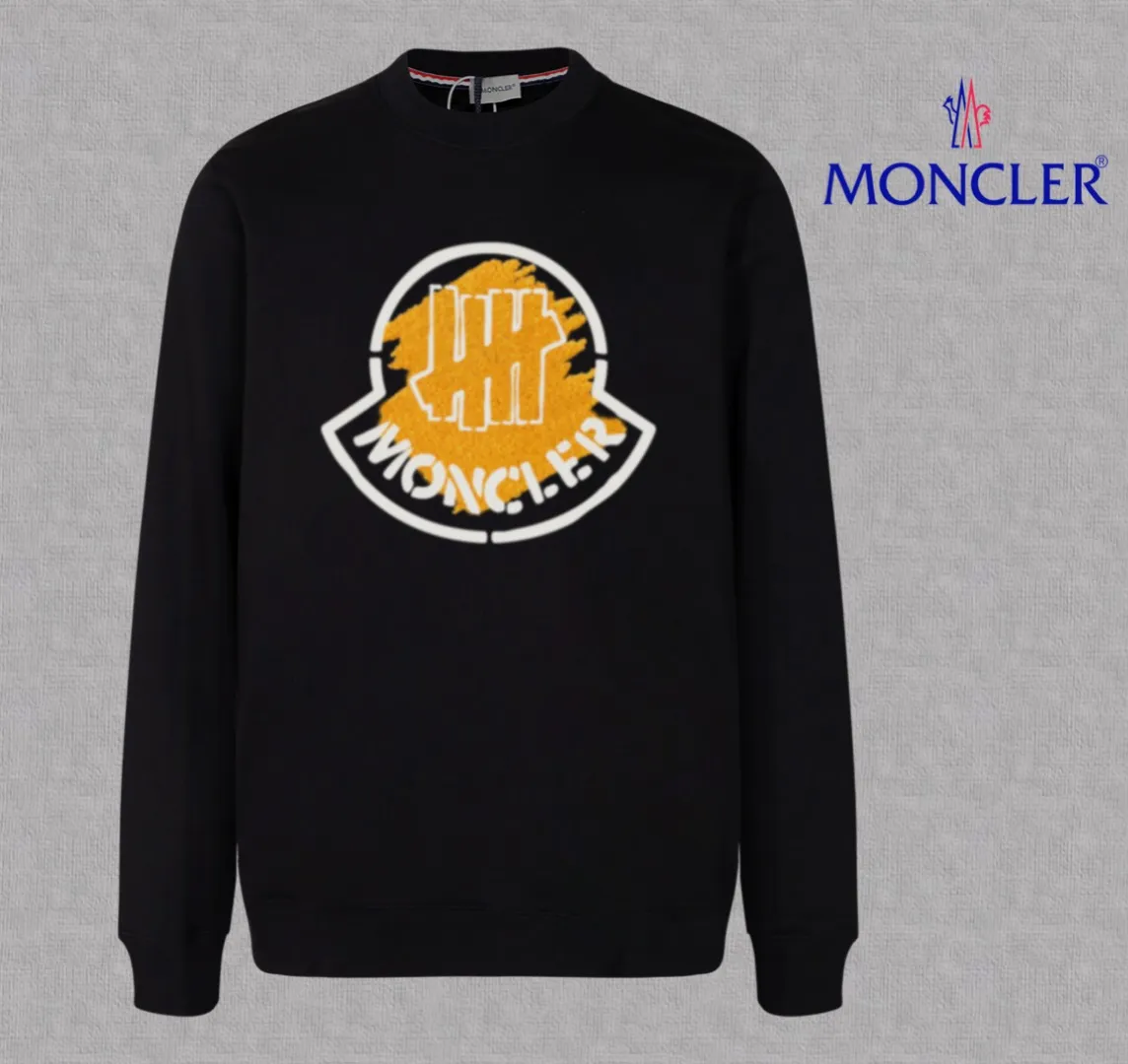 P210 High-version sweatshirt) [Long-term stock] 〖𝐌𝐎𝐍𝐂𝐋𝐄𝐑~Mask〗 Made of 440g heavy-weight fabric. It is different from the market currency. It can be matched with any variety and is properly handsome. 😎The whole dress is made of double waistcoats. The double waistcoats make the whole dress more three-dimensional. Not ordinary factories can do such fine work. 2025 Spring runway version of the T stage, on sale at the counter, round neck terry sweatshirt, high-end double-strand pure cotton, custom-made stretch ribs, dyed in the same vat, complete with three standards, matched with exquisite embroidered LOGO on the chest, simple and advanced, same style for men and women. Color: black, apricot, white, size: S M L XL 2XL