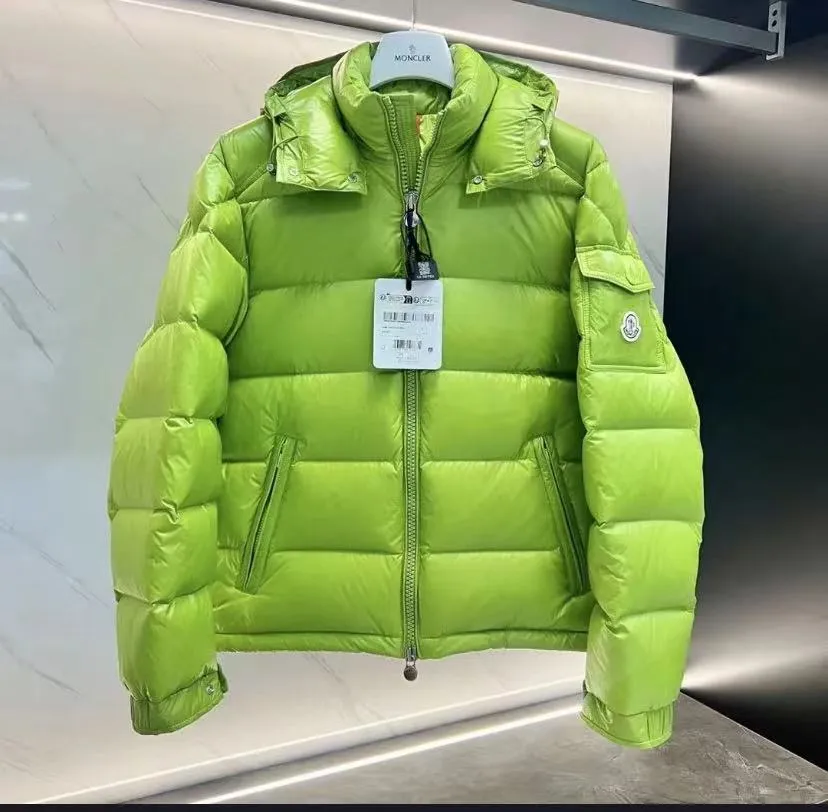 P760 new colors. Avocado green Moncler autumn and winter Maya hooded down jacket, the same style for men and women! 90 white goose down soft shell fabric feels delicate and smooth! Light and warm, the temperature locking effect is very good! It is full of filling, lightweight and does not press the body, fashionable and simple, very suitable for sweaters and sweaters, warm and stylish, double-layer windproof placket design, warm and cold, arm sleeve LOGO, windproof inner sleeves, every detail shows craftsmanship! #