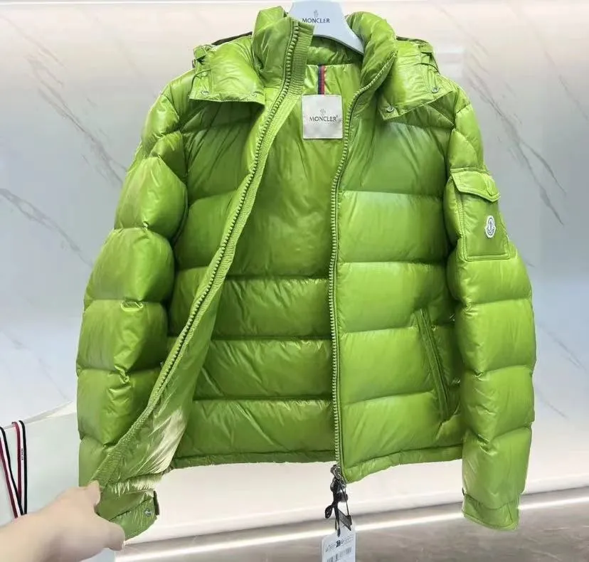 P760 new colors. Avocado green Moncler autumn and winter Maya hooded down jacket, the same style for men and women! 90 white goose down soft shell fabric feels delicate and smooth! Light and warm, the temperature locking effect is very good! It is full of filling, lightweight and does not press the body, fashionable and simple, very suitable for sweaters and sweaters, warm and stylish, double-layer windproof placket design, warm and cold, arm sleeve LOGO, windproof inner sleeves, every detail shows craftsmanship! #