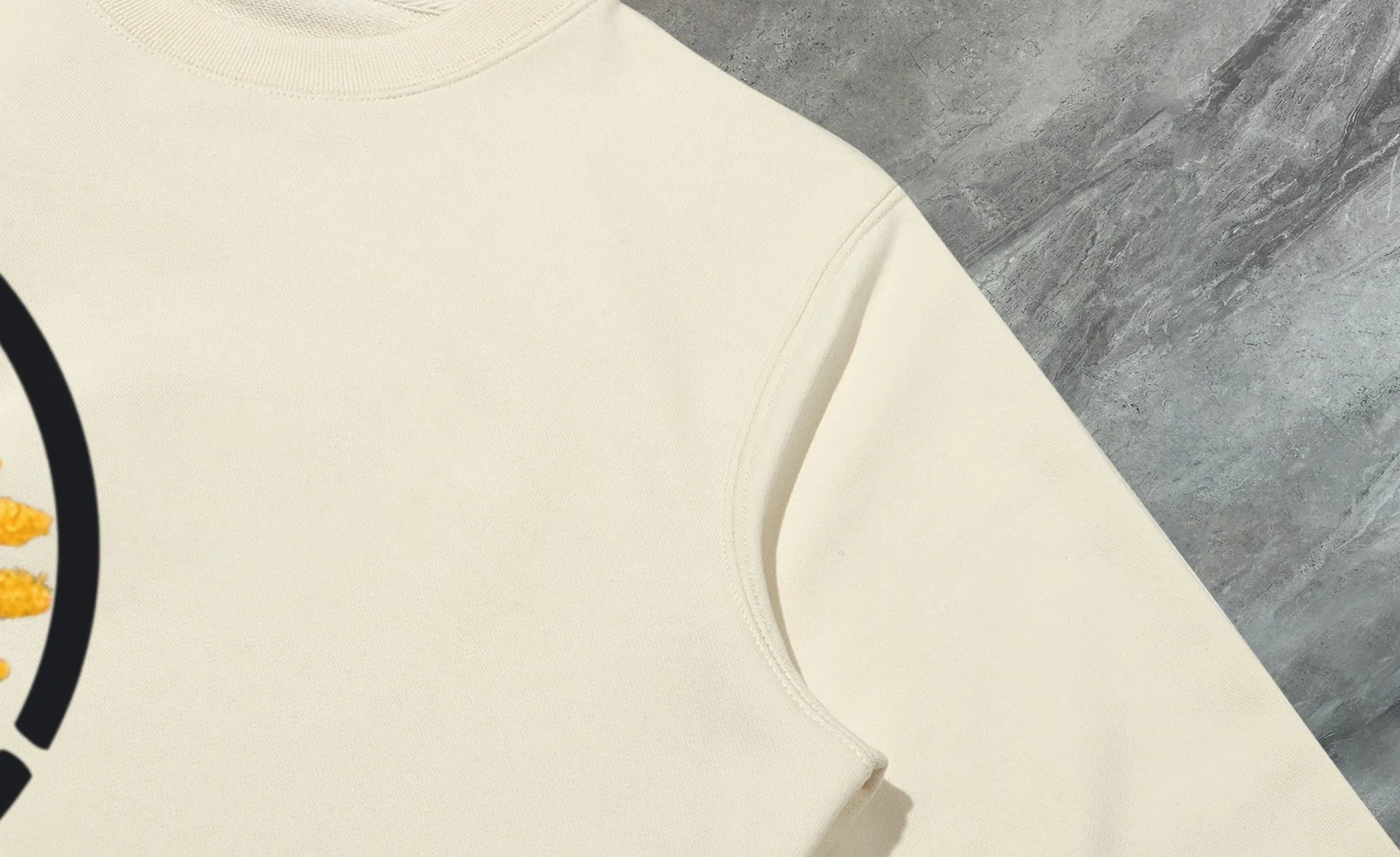 P210 High-version sweatshirt) [Long-term stock] 〖𝐌𝐎𝐍𝐂𝐋𝐄𝐑~Mask〗 Made of 440g heavy-weight fabric. It is different from the market currency. It can be matched with any variety and is properly handsome. 😎The whole dress is made of double waistcoats. The double waistcoats make the whole dress more three-dimensional. Not ordinary factories can do such fine work. 2025 Spring runway version of the T stage, on sale at the counter, round neck terry sweatshirt, high-end double-strand pure cotton, custom-made stretch ribs, dyed in the same vat, complete with three standards, matched with exquisite embroidered LOGO on the chest, simple and advanced, same style for men and women. Color: black, apricot, white, size: S M L XL 2XL