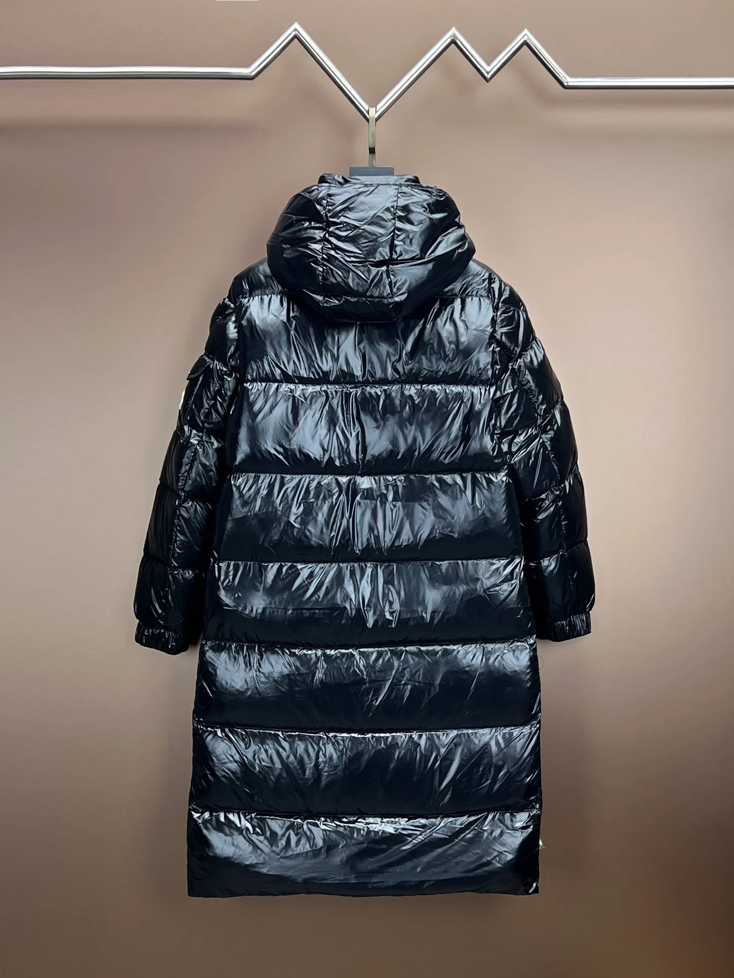 P920 Green lining, top version 🇫🇷𝐌𝐎𝐍𝐂𝐋𝐄𝐑/Meng Mou Victoria Victoria's same style down jacket# The fluffiness is visible to the naked eye. It uses national standard 95% white duck down. A good down jacket must be fluffy but not heavy. Code number 12345