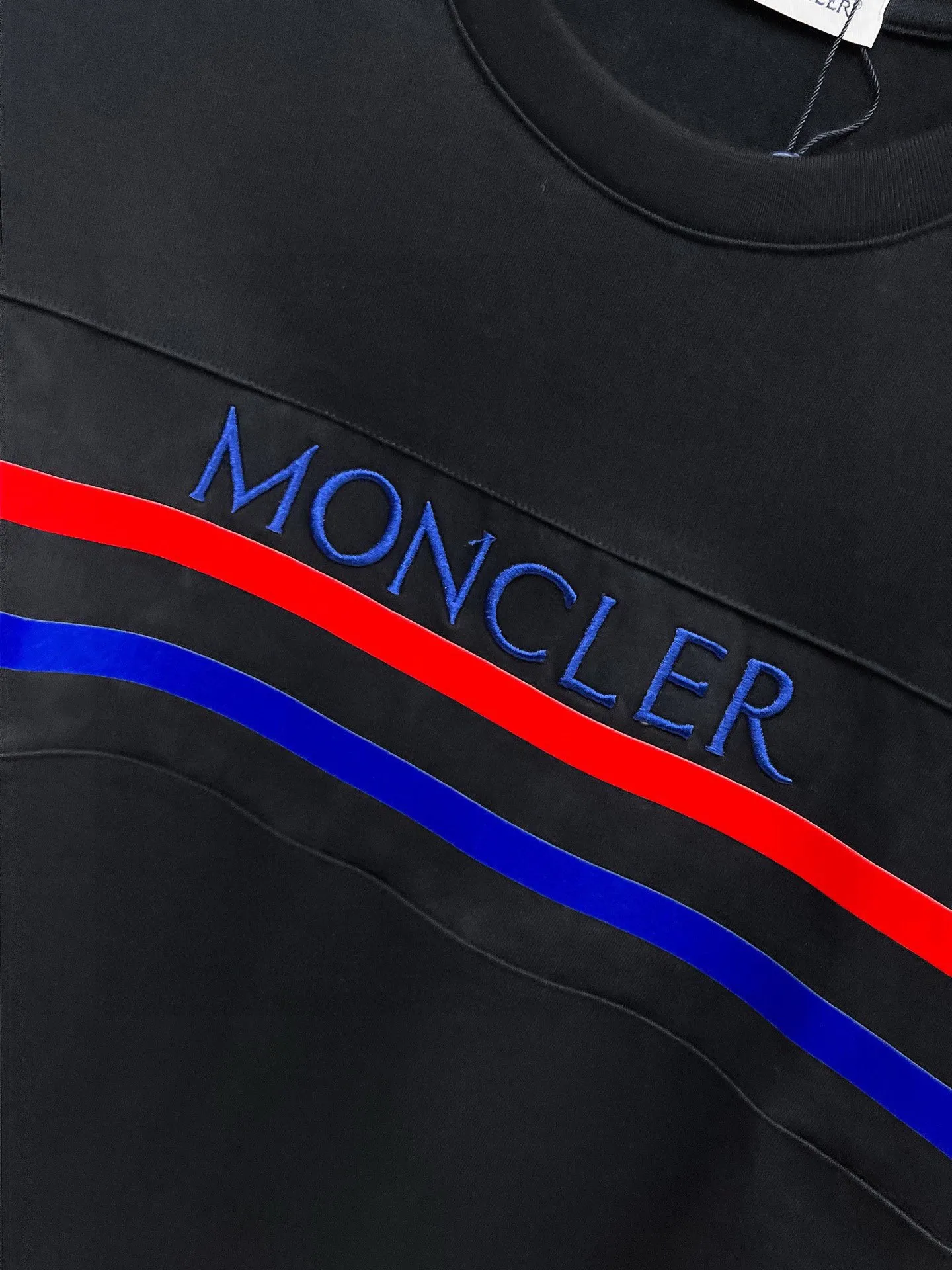 P560 Brand [MONCLER Mouth Covered] 2025 round neck short-sleeved shorts suit. The pure cotton fabric upper body will not be stuffy, the smooth and comfortable skin-friendly effect is more breathable, the fabric has its own texture, classic logo technology, a new interpretation from a unique angle, the first choice for fashion and versatility! Size: M-3XL (maximum wear: 190 pounds)