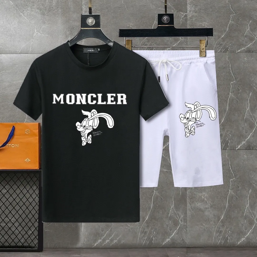 P280 Brand [MONCLER] 2025 new men’s short-sleeved shorts suit! Synchronous sales on the official website! High-end version on the market! It feels delicate and soft! Make you more comfortable to wear! The draped silhouette is awesome! Size: M-5XL (please state your height and weight when placing an order)