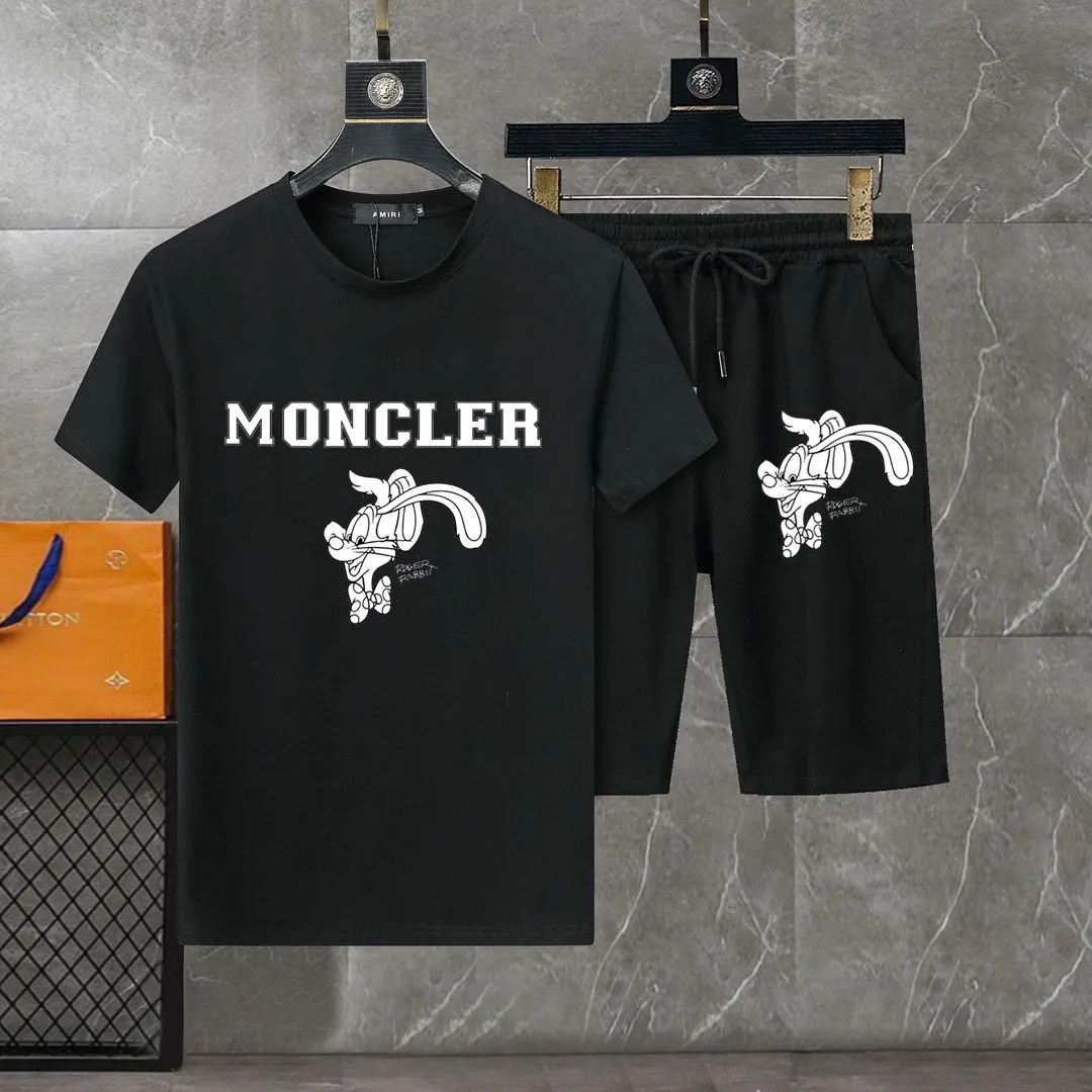 P280 Brand [MONCLER] 2025 new men’s short-sleeved shorts suit! Synchronous sales on the official website! High-end version on the market! It feels delicate and soft! Make you more comfortable to wear! The draped silhouette is awesome! Size: M-5XL (please state your height and weight when placing an order)