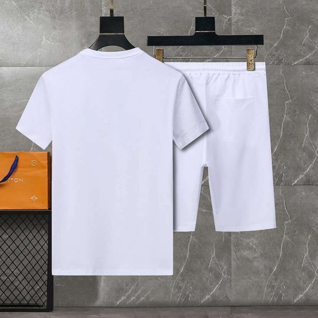 P280 Brand [MONCLER] 2025 new men’s short-sleeved shorts suit! Synchronous sales on the official website! High-end version on the market! It feels delicate and soft! Make you more comfortable to wear! The draped silhouette is awesome! Size: M-5XL (please state your height and weight when placing an order)
