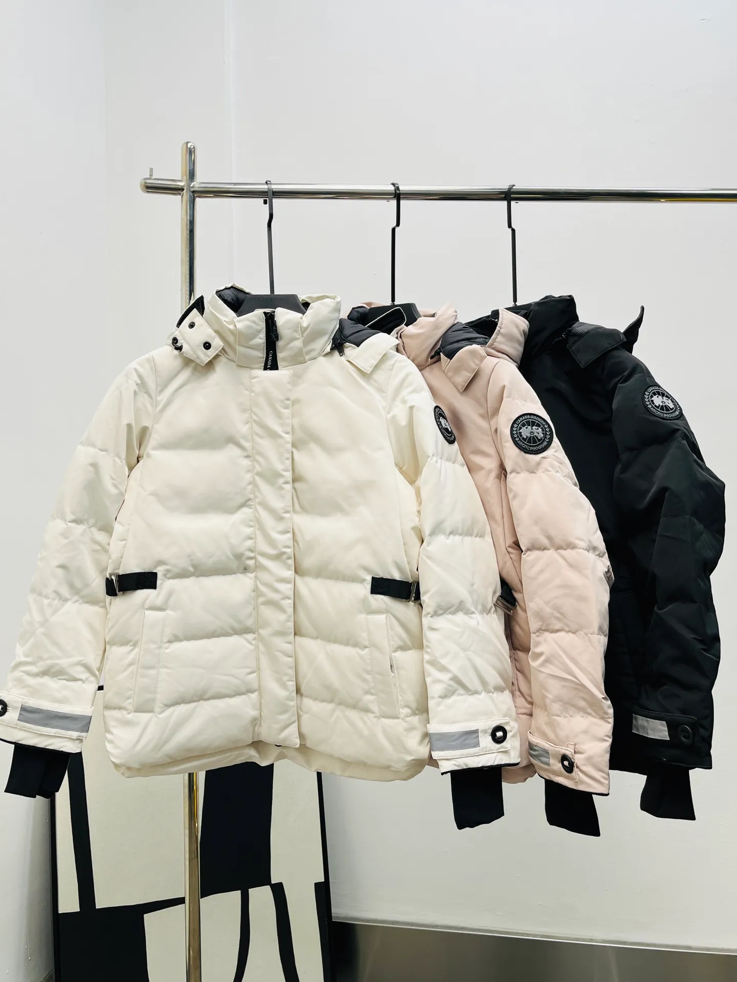 P1240 Top foreign trade Moncler 25-year early autumn and winter ski wear series, 90 white goose down filling, with customized belt, high-end quality