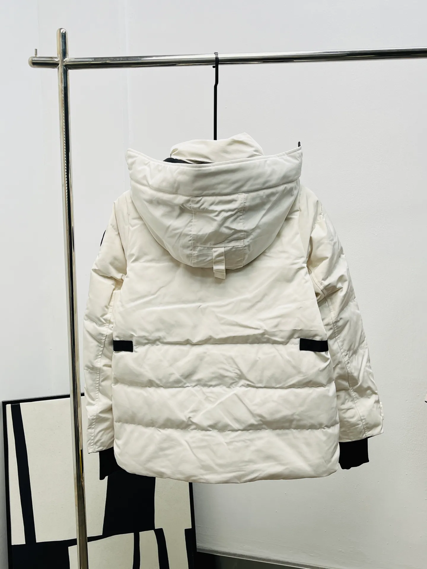 P1240 Top foreign trade Moncler 25-year early autumn and winter ski wear series, 90 white goose down filling, with customized belt, high-end quality