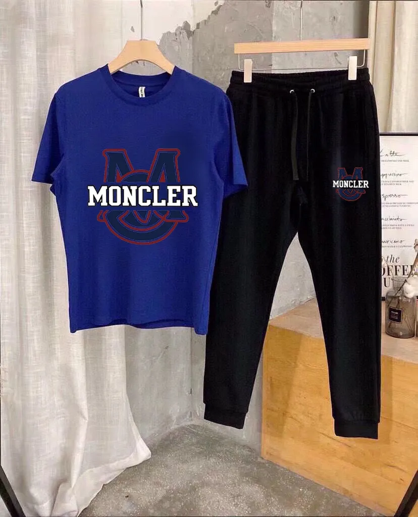 P330 [MONCLER] (Fat Man's Gospel) The same style as the 2025 official website. World-renowned luxury brand. Summer men's (double mercerized) high-quality 🐂 suit. It is made of imported original fabrics. It is a trendy style of the season and a versatile hit. Simple and elegant, precise workmanship allows you to be at the top of fashion. Size: M-5XL (can be worn up to 220 pounds)