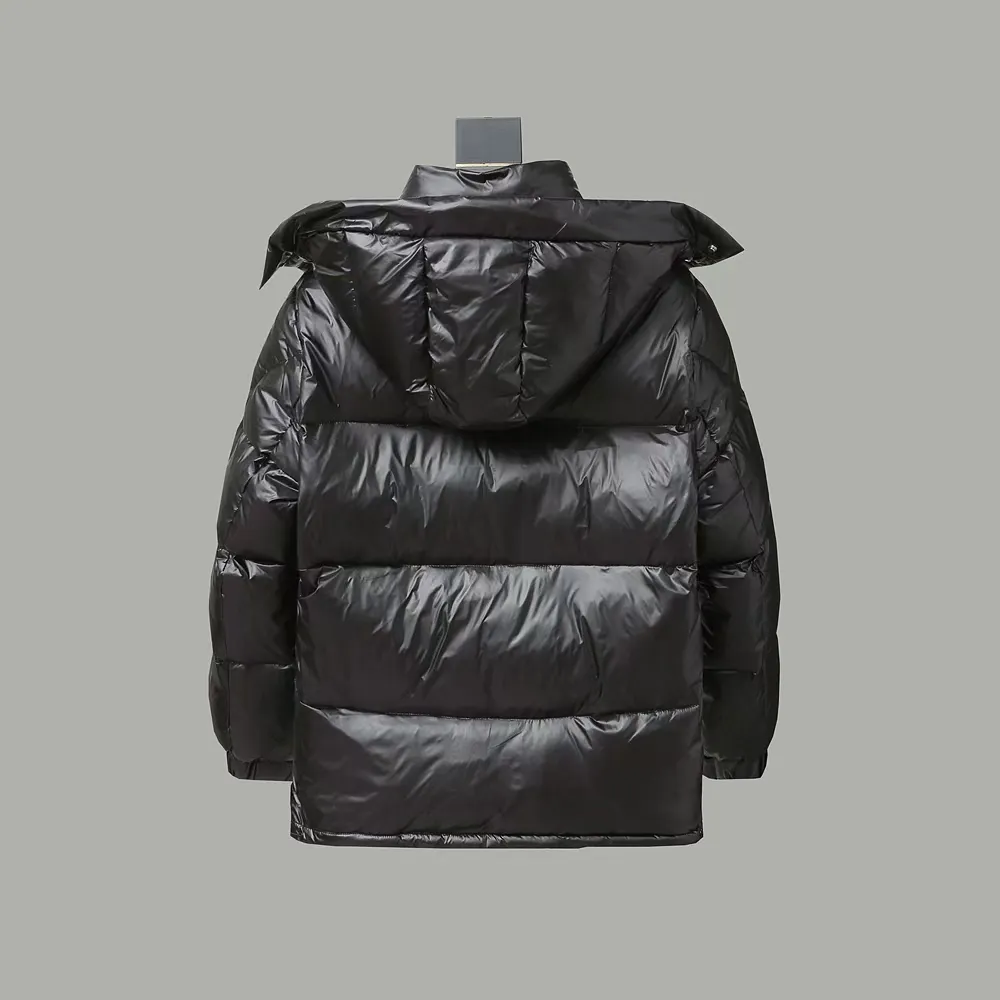 P840 MONCLER/Mask "Official website same style with classic embroidered small label splicing pockets" Hooded down jacket - Fabric: National standard 90 white duck down jacket, made of polyester fiber fabric. Comfortable and warm, perfect appearance, good bulk recovery after compression, heat accumulation and warmth locking. Complete three standards. Original fabric. Official same style. Different from ordinary version on the market - Color: black - Size: M L XL XXL XXL XXXL - Purchase the original mold and create it with a full set of customized accessories. Details determine success or failure.  - Accessories: The original accessories are complete with one to one and three standards, os off-shoulder version, same style for men and women, official website quality - no gender distinction, same style for men and women