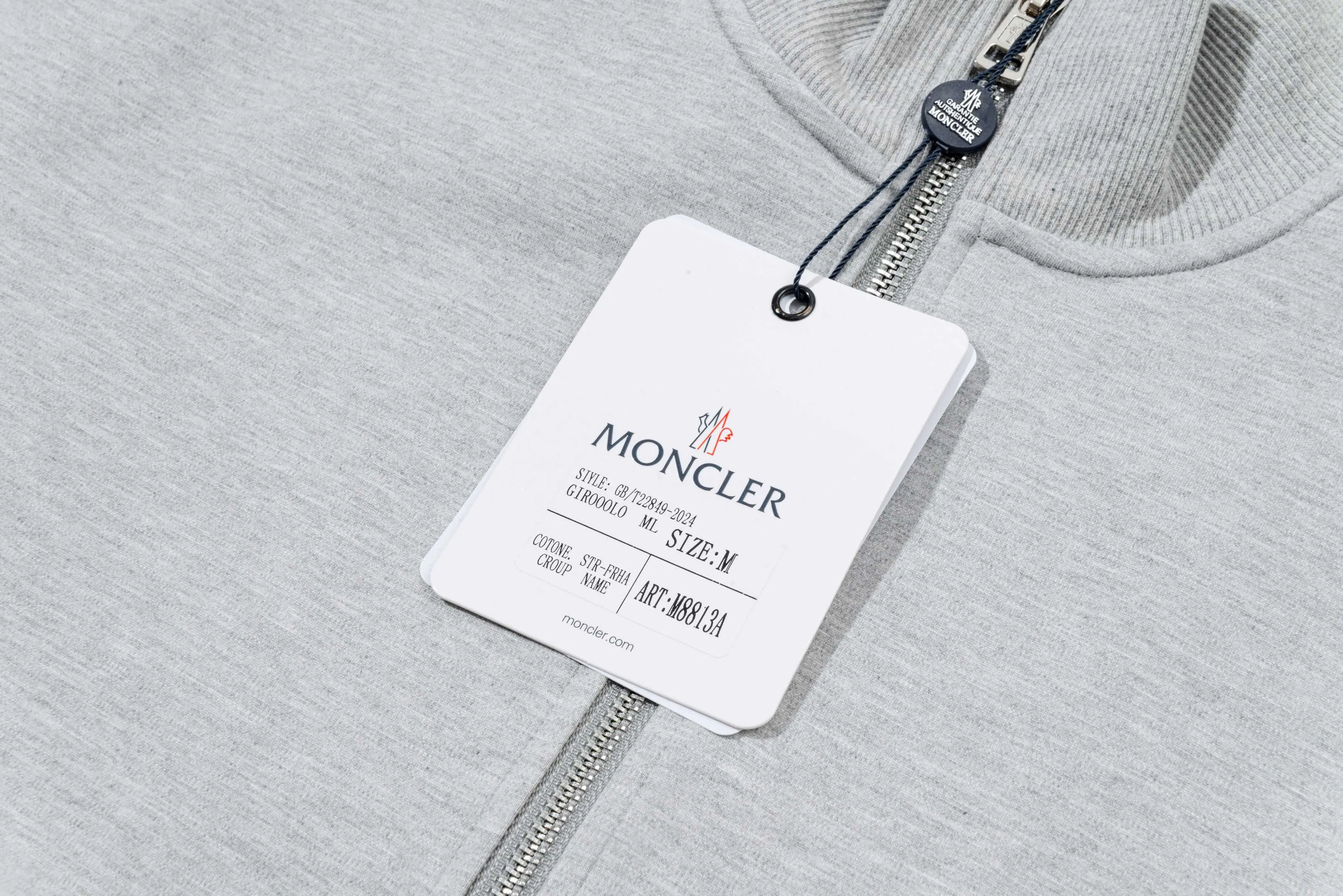P270 MONCLER/Muzzle Custom fabric suit casual sweatpants Red and blue ribbon splicing design brand Zhangzi LOGO process Official synchronization High version High quality Fashion personality Versatile trend Pure original quality Original fabric Hang tag Collar label Washed wheat Complete three standards Color: blue. Gray. Size: S-2XL