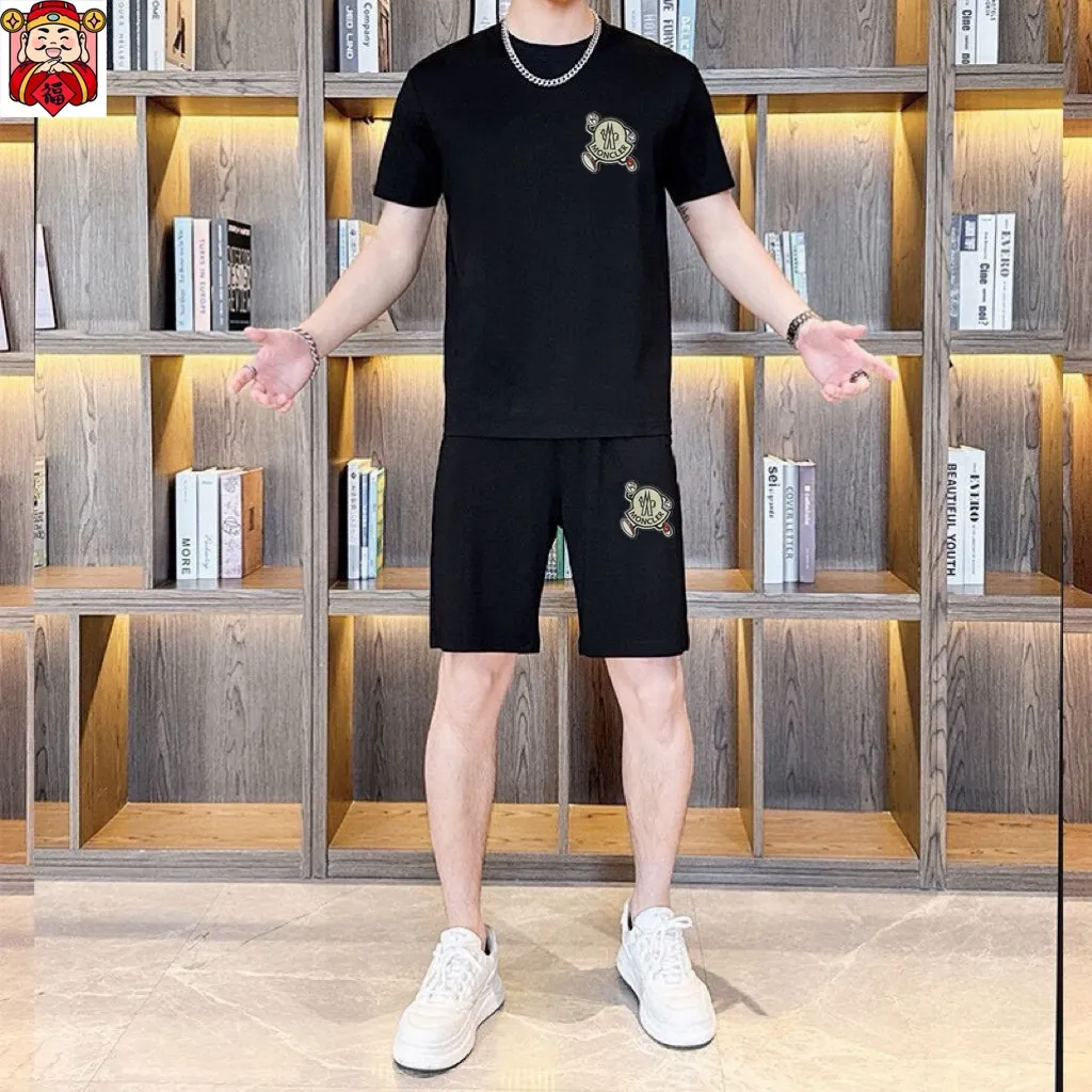 P290 Brand [MONCLER] 2025 new men’s short-sleeved shorts suit! Synchronous sales on the official website! High-end version on the market! It feels delicate and soft! Make you more comfortable to wear! The draped silhouette is awesome! Size: M-5XL (please state your height and weight when placing an order)