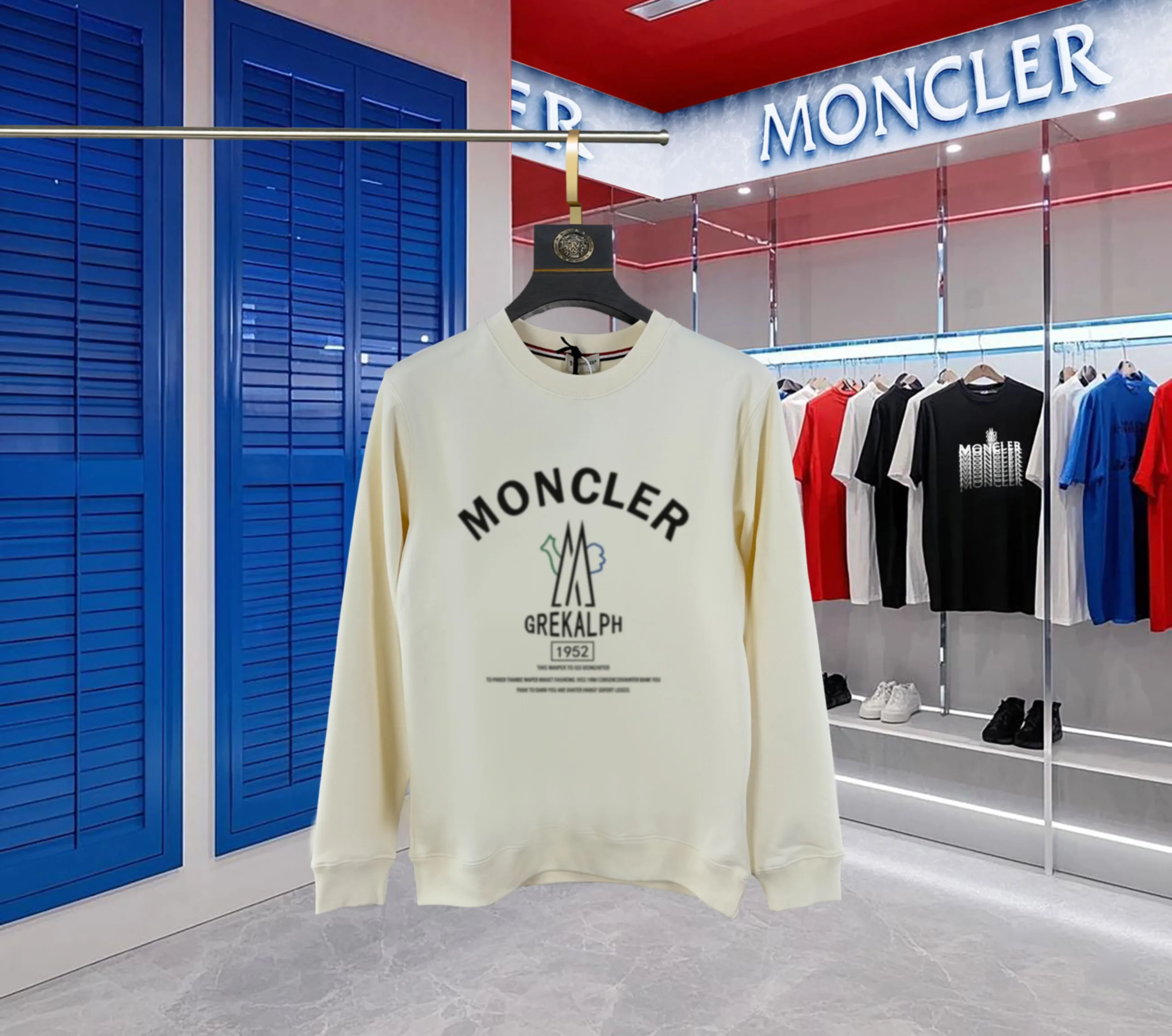 P210 High-version sweatshirt) [Long-term stock] 〖𝐌𝐎𝐍𝐂𝐋𝐄𝐑~Mask〗 Made of 440g heavy-weight fabric. It is different from the market currency. It can be matched with any variety and is properly handsome. 😎The whole dress is made of double waistcoats. The double waistcoats make the whole dress more three-dimensional. Not ordinary factories can do such fine work. 2025 Spring runway version of the T stage, on sale at the counter, round neck terry sweatshirt, high-end double-strand pure cotton, custom-made stretch ribs, dyed in the same vat, complete with three standards, matched with exquisite embroidered LOGO on the chest, simple and advanced, same style for men and women. Color: black, apricot, white, size: S M L XL 2XL