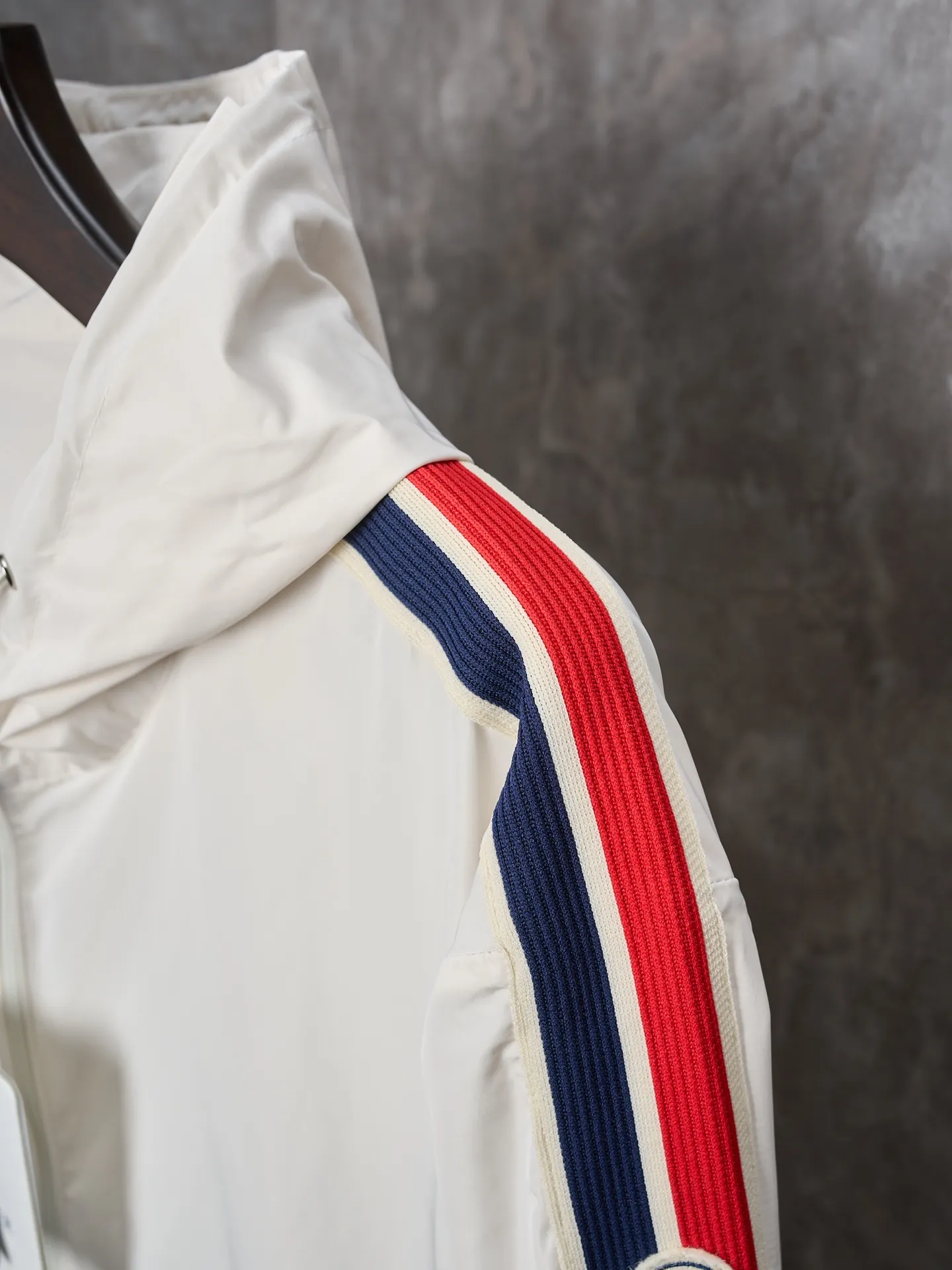 P540 Actual hanging auction] MONCLER/Maskled webbing trimmed light zipper jacket [Ready stock] 1 2 3 4