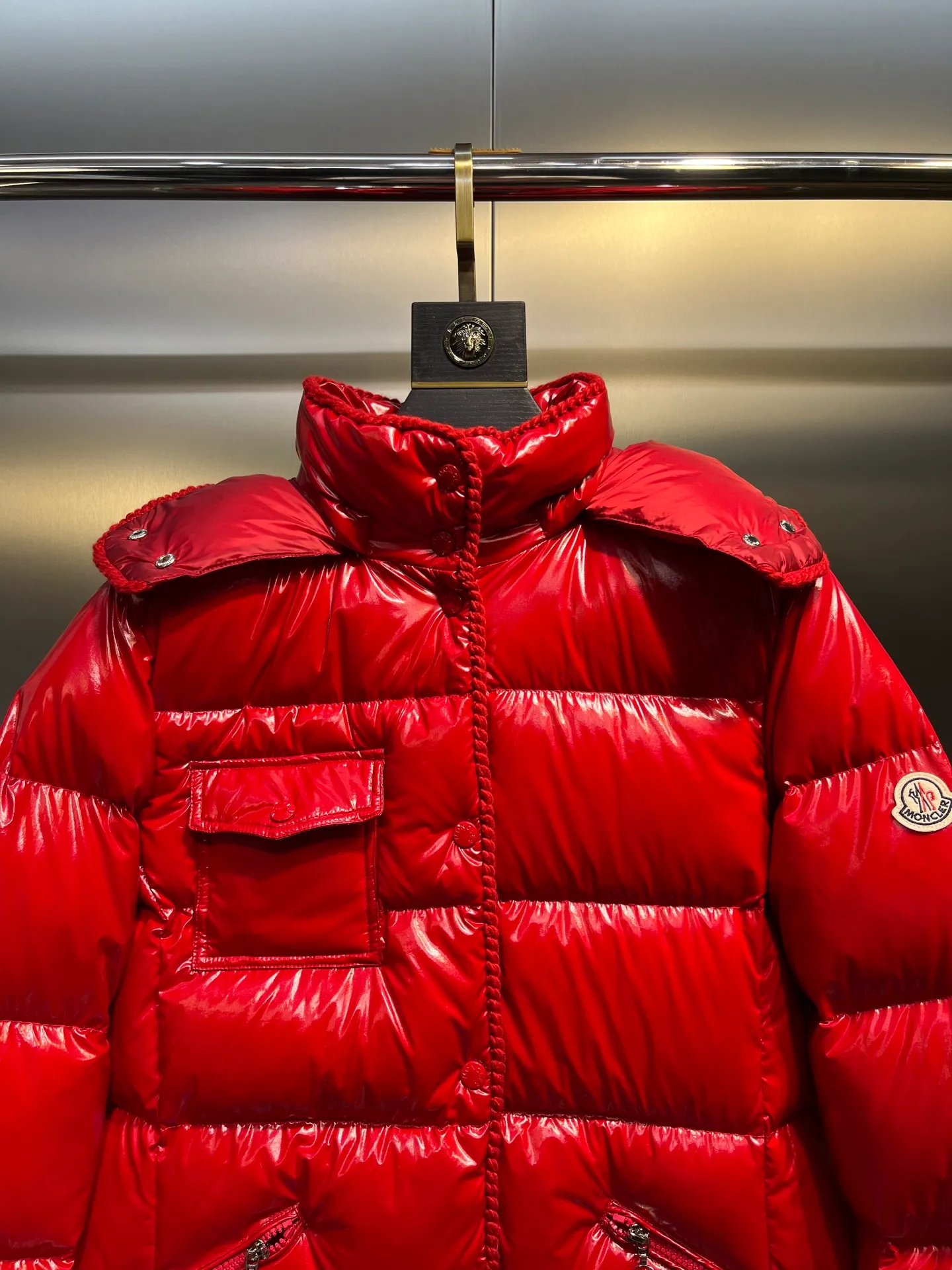 P860 Moncler🌟25 new oil wax leather waist style GLAREIN hooded long-sleeved down jacket for women. Oil wax leather coated new fabric, slim design style, warm and slimming, 90% duck down filling, molded custom hardware. Color: red, white, blue, black Code number: 1234